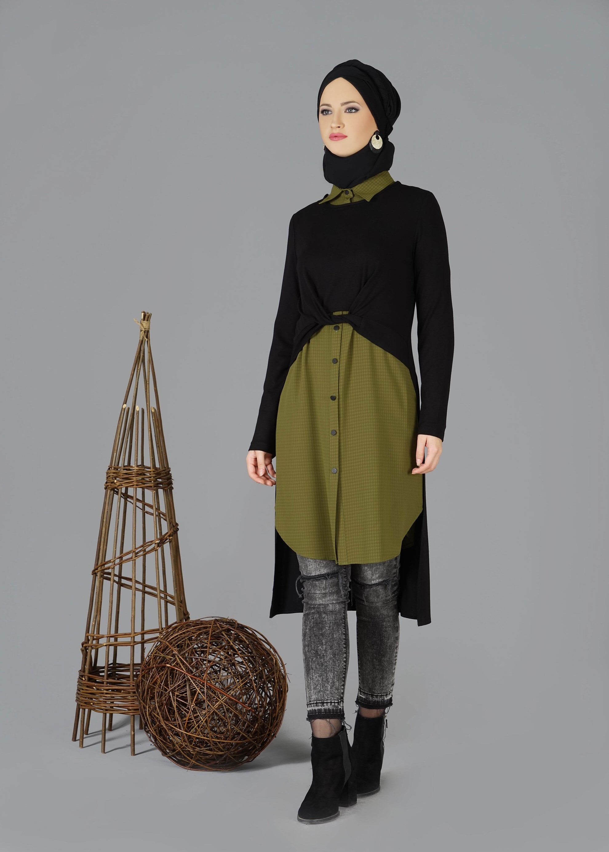 Tesettür giyim YEŞİL PARÇA DETAYLI 2&prime;li TUNİK 4730