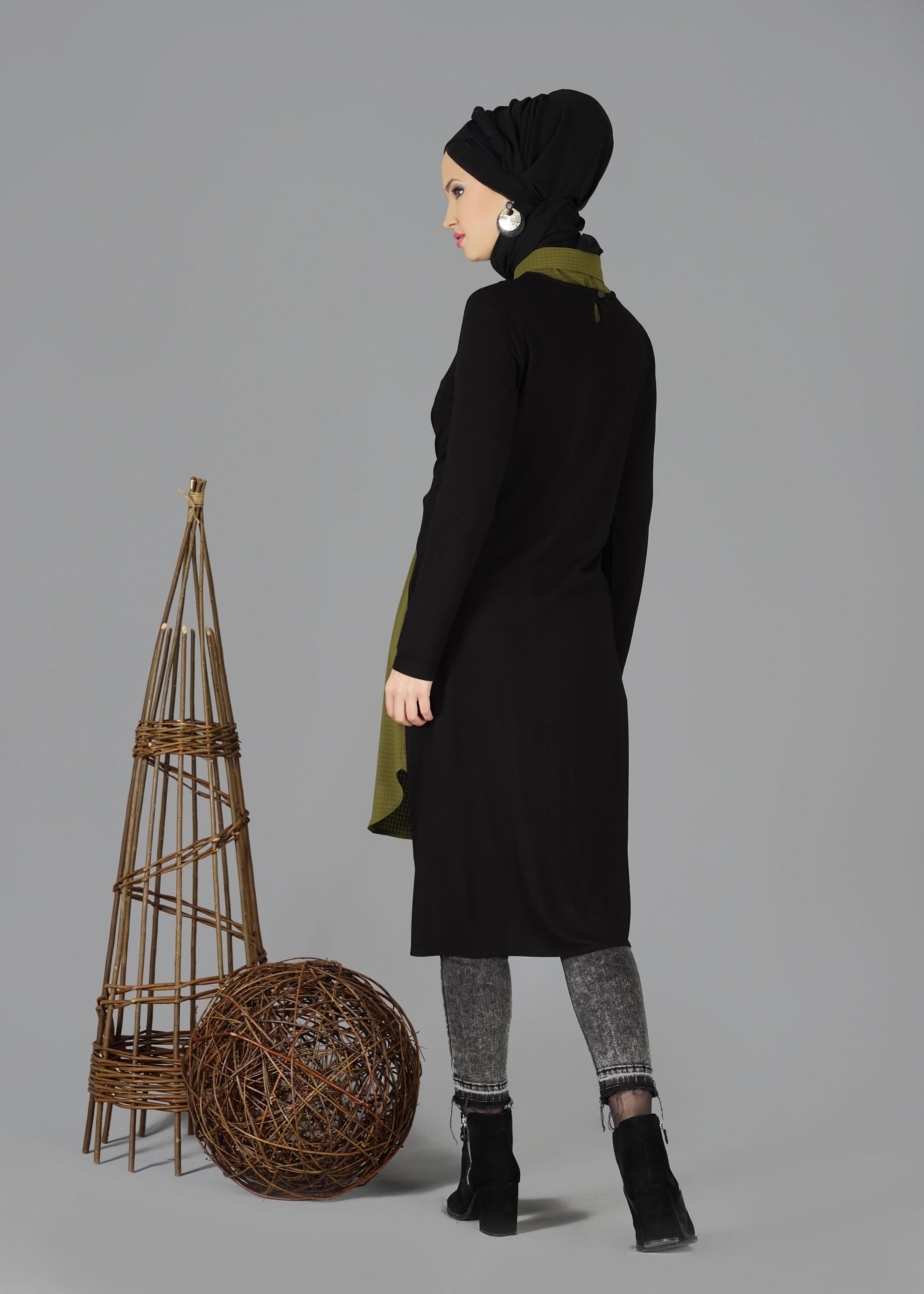 Tesettür giyim YEŞİL PARÇA DETAYLI 2&prime;li TUNİK 4730