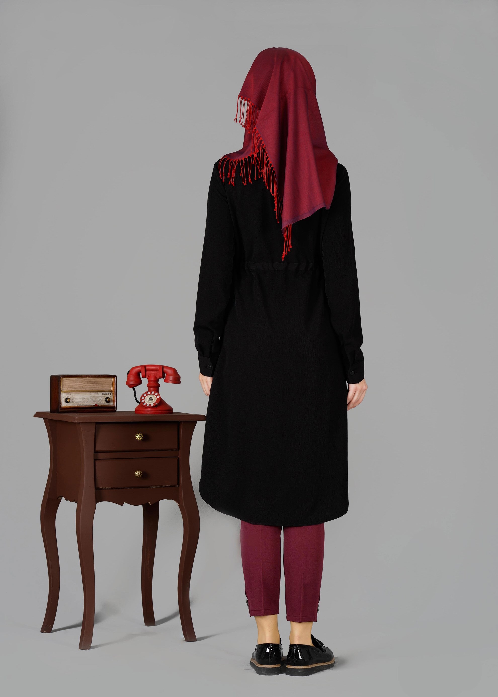 Tesettür giyim SİYAH BELİ BÜZGÜLÜ BAĞCIKLI TUNİK 4736