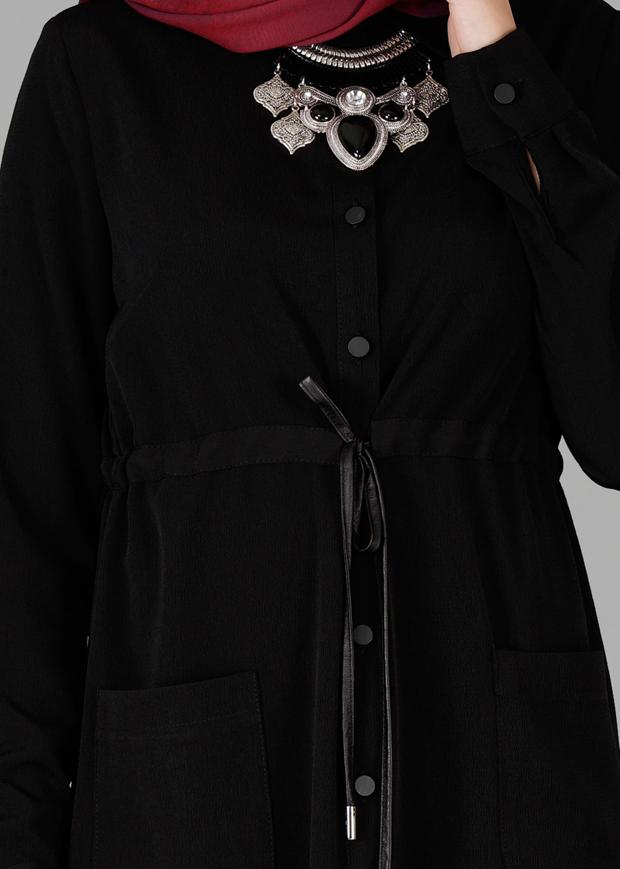 Tesettür giyim SİYAH BELİ BÜZGÜLÜ BAĞCIKLI TUNİK 4736