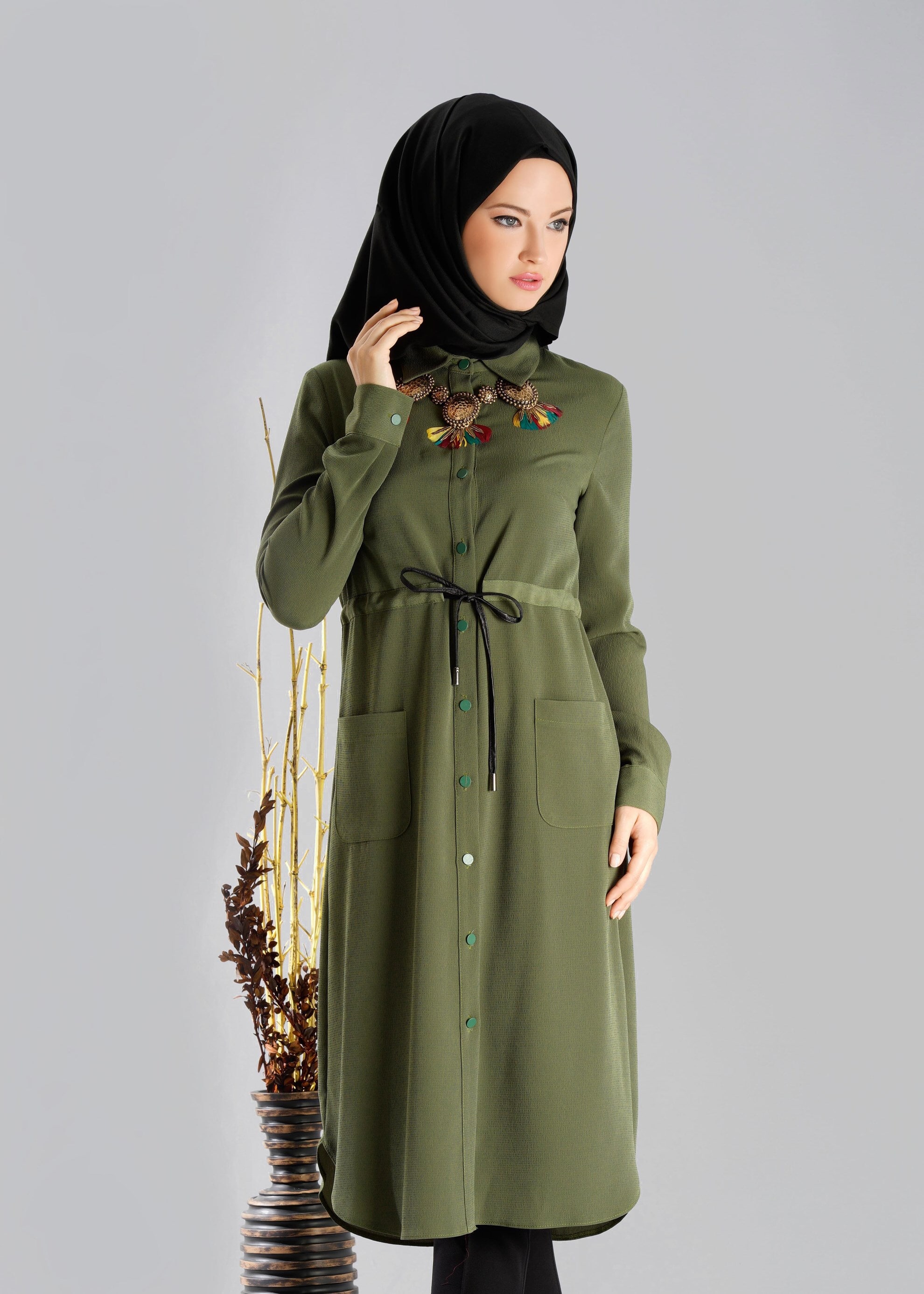 Tesettür giyim HAKİ BELİ BÜZGÜLÜ BAĞCIKLI TUNİK 4736