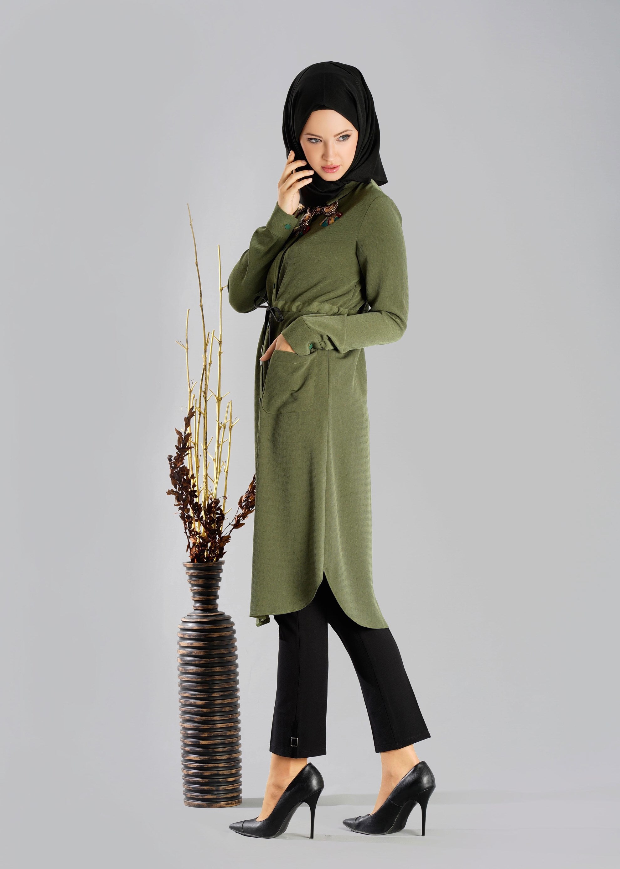 Tesettür giyim HAKİ BELİ BÜZGÜLÜ BAĞCIKLI TUNİK 4736