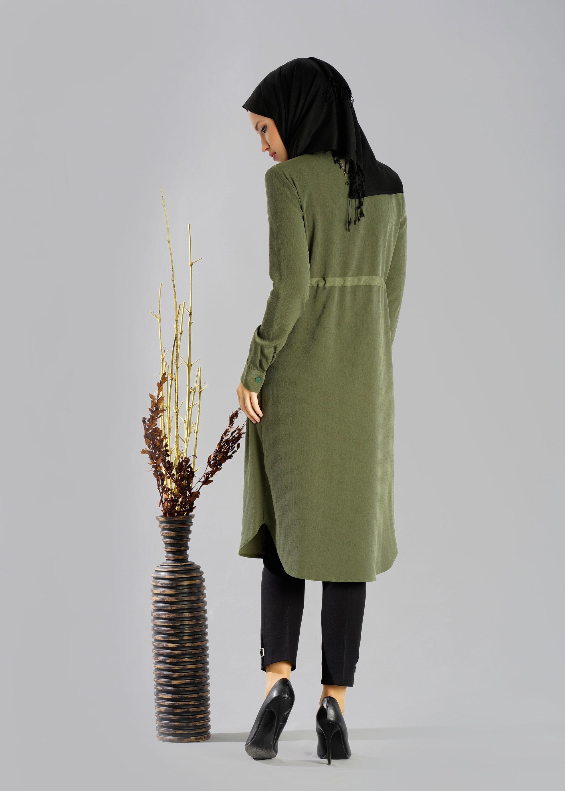 Tesettür giyim HAKİ BELİ BÜZGÜLÜ BAĞCIKLI TUNİK 4736