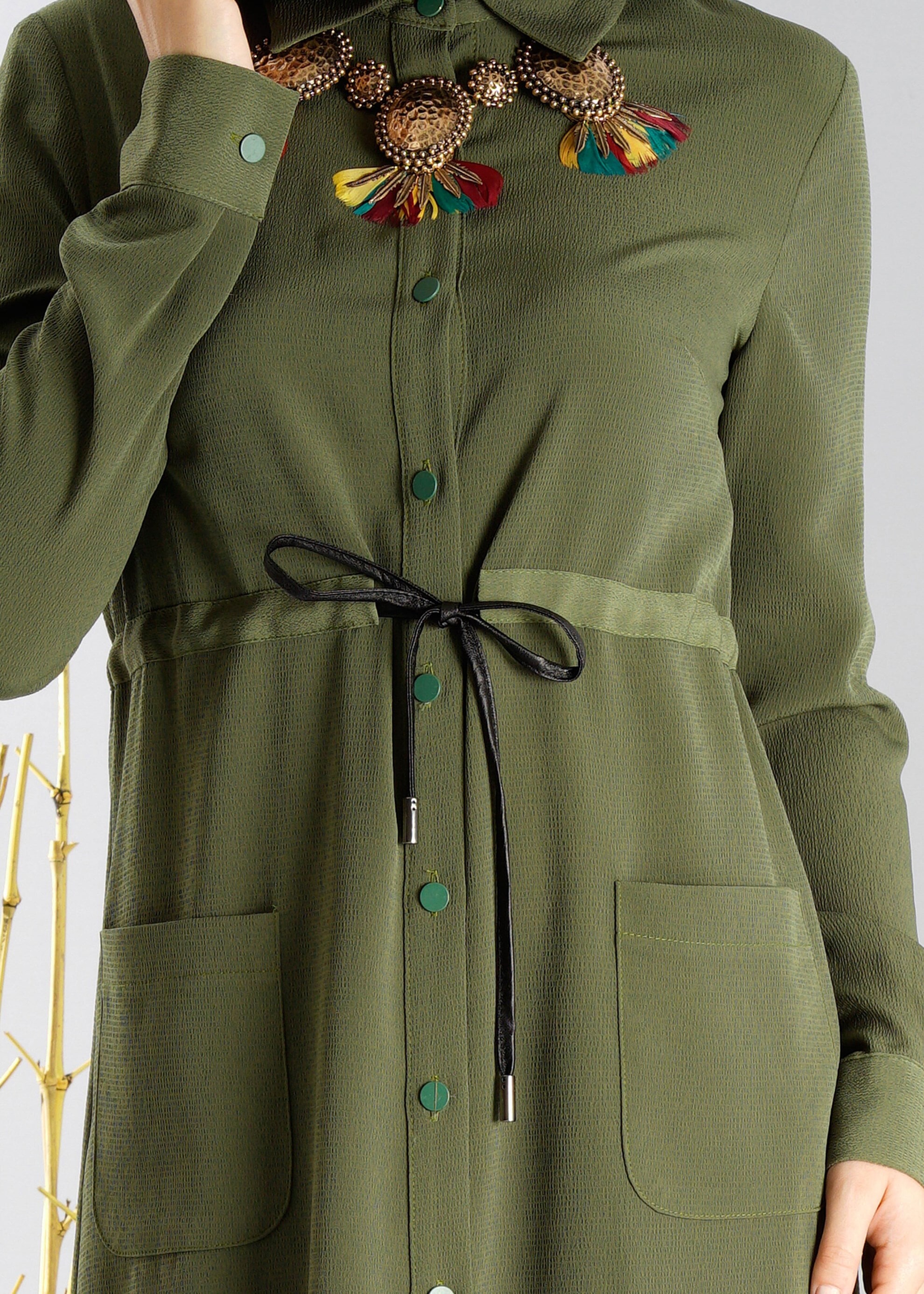 Tesettür giyim HAKİ BELİ BÜZGÜLÜ BAĞCIKLI TUNİK 4736