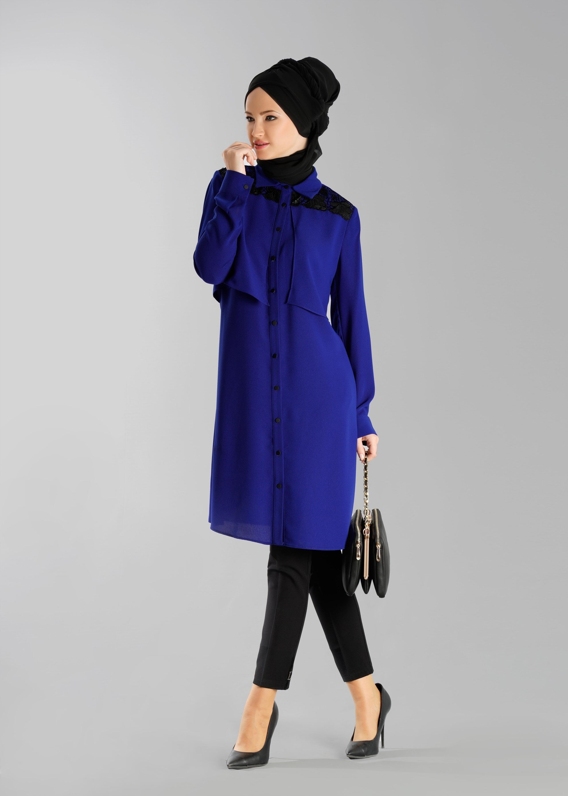 Tesettür giyim LACİVERT DANTEL DETAYLI DÜĞMELİ TUNİK 4740