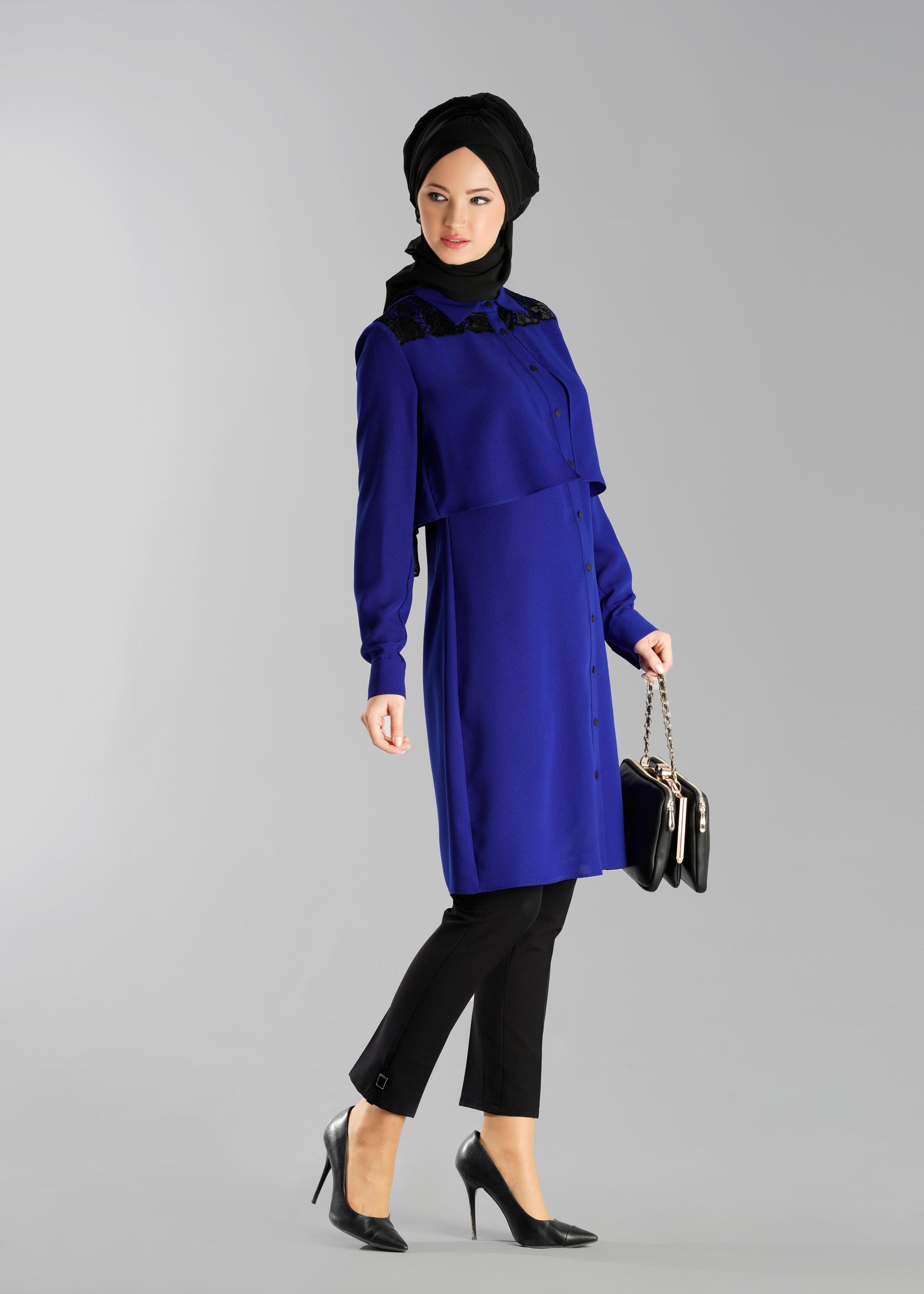 Tesettür giyim LACİVERT DANTEL DETAYLI DÜĞMELİ TUNİK 4740