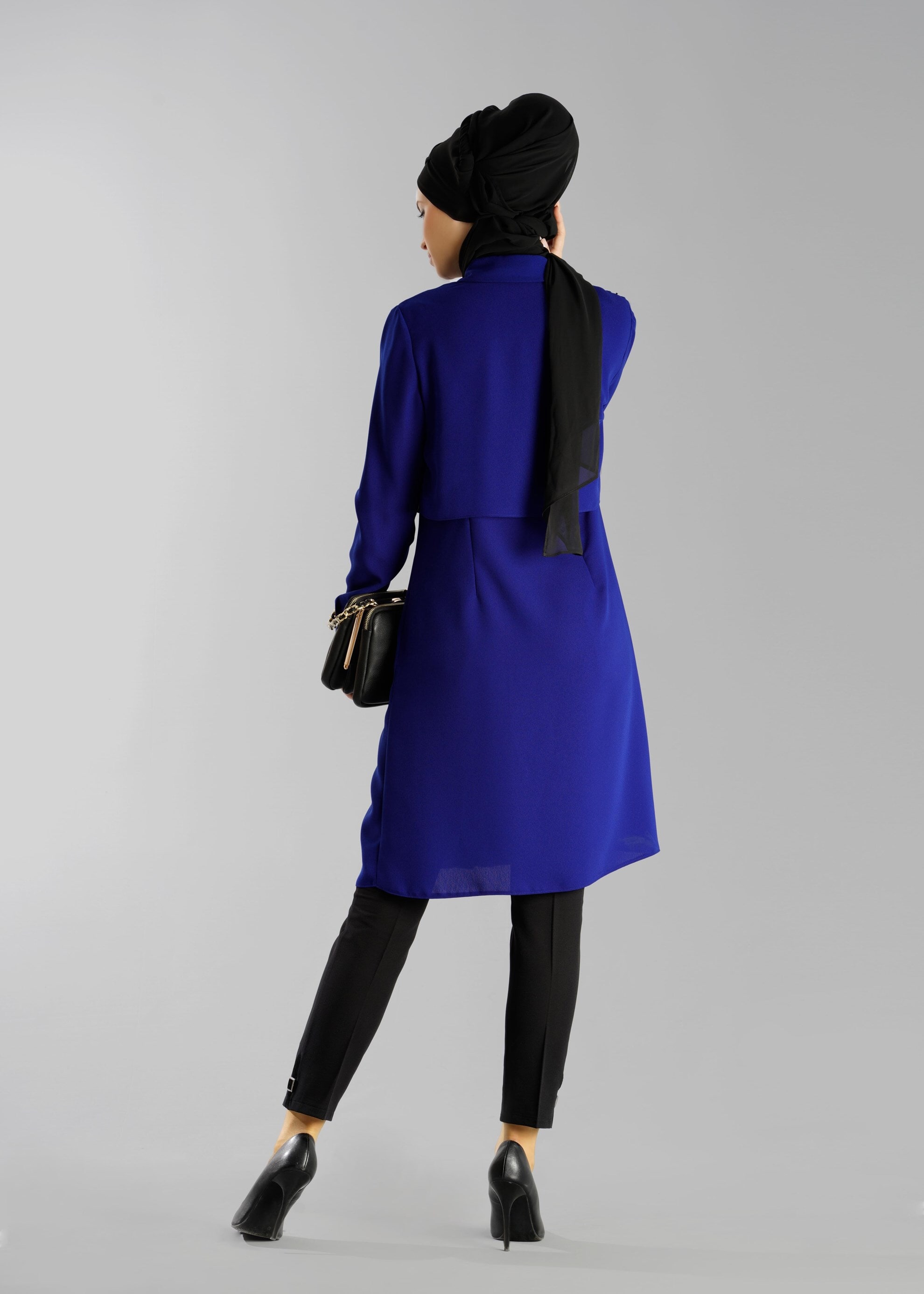 Tesettür giyim LACİVERT DANTEL DETAYLI DÜĞMELİ TUNİK 4740