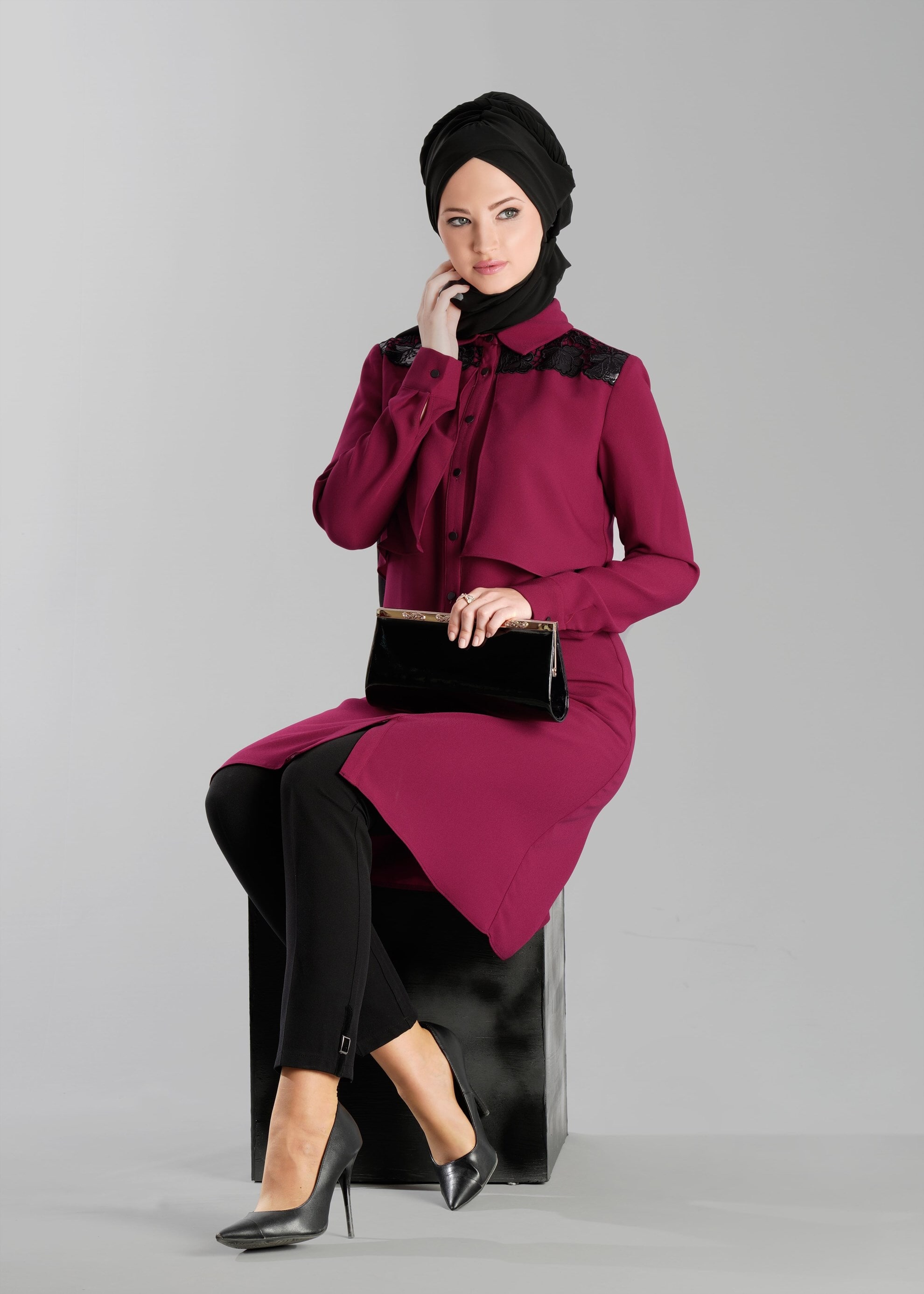 Tesettür giyim MOR DANTEL DETAYLI DÜĞMELİ TUNİK 4740
