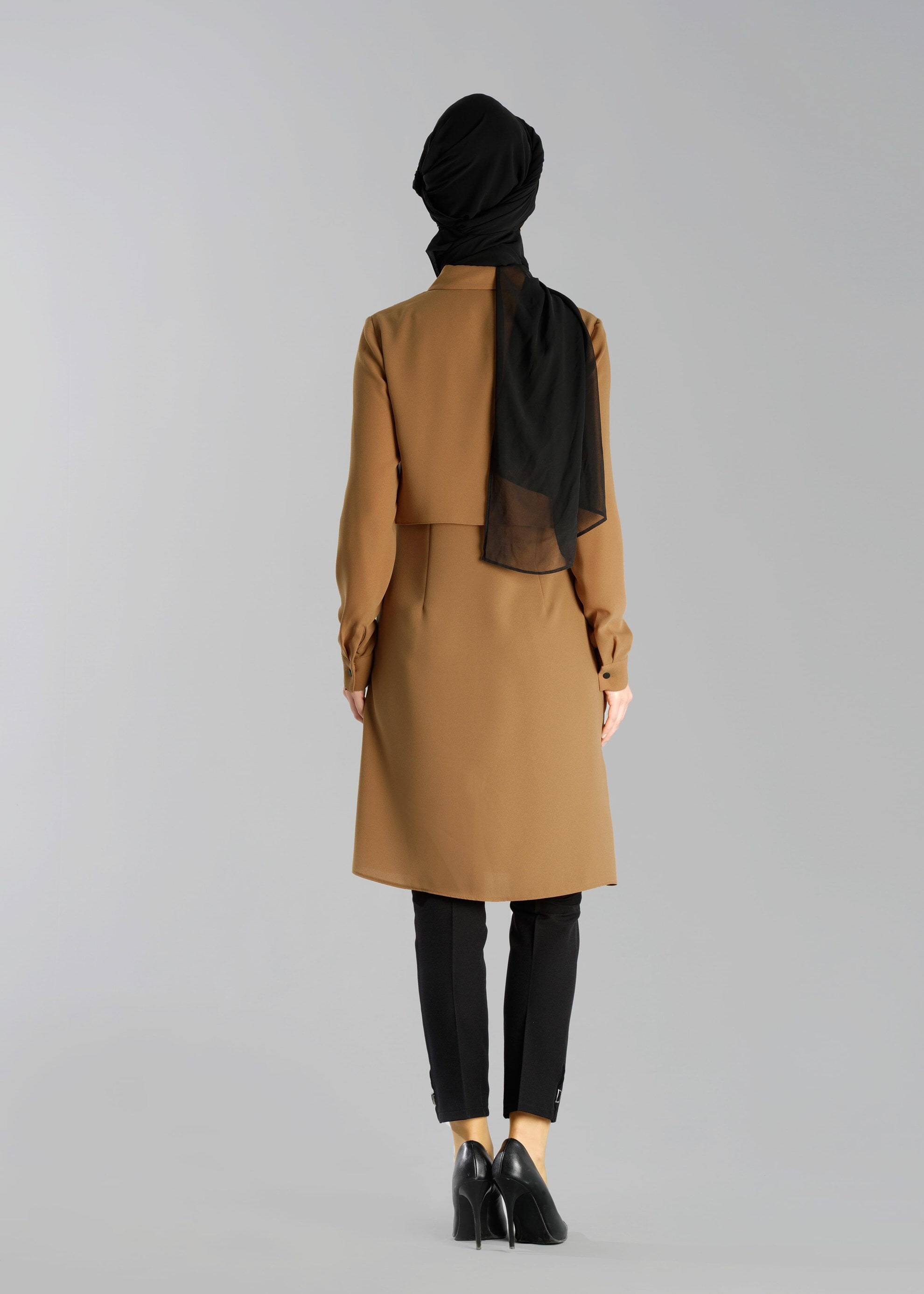 Tesettür giyim KAHVE DANTEL DETAYLI DÜĞMELİ TUNİK 4740