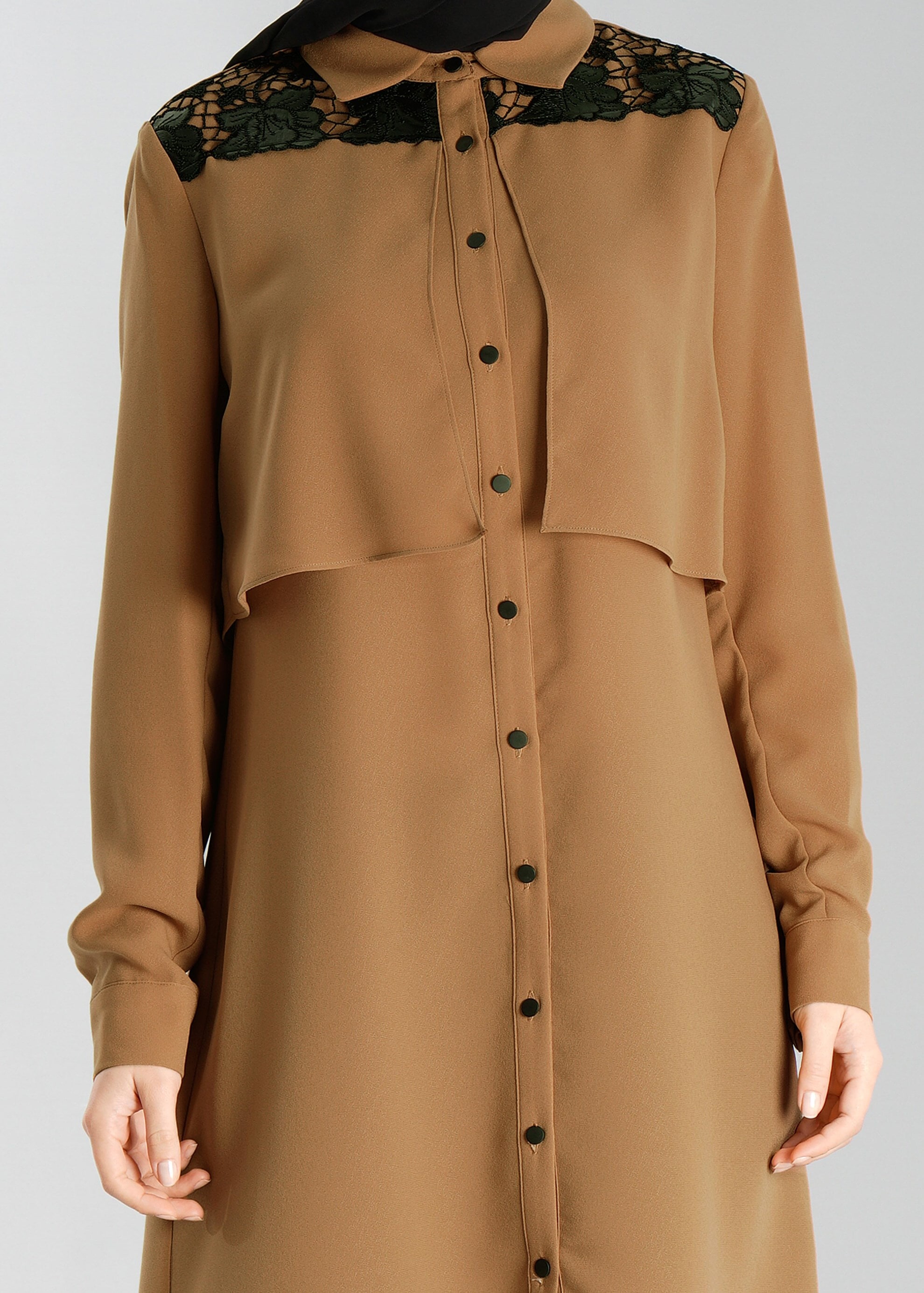 Tesettür giyim KAHVE DANTEL DETAYLI DÜĞMELİ TUNİK 4740