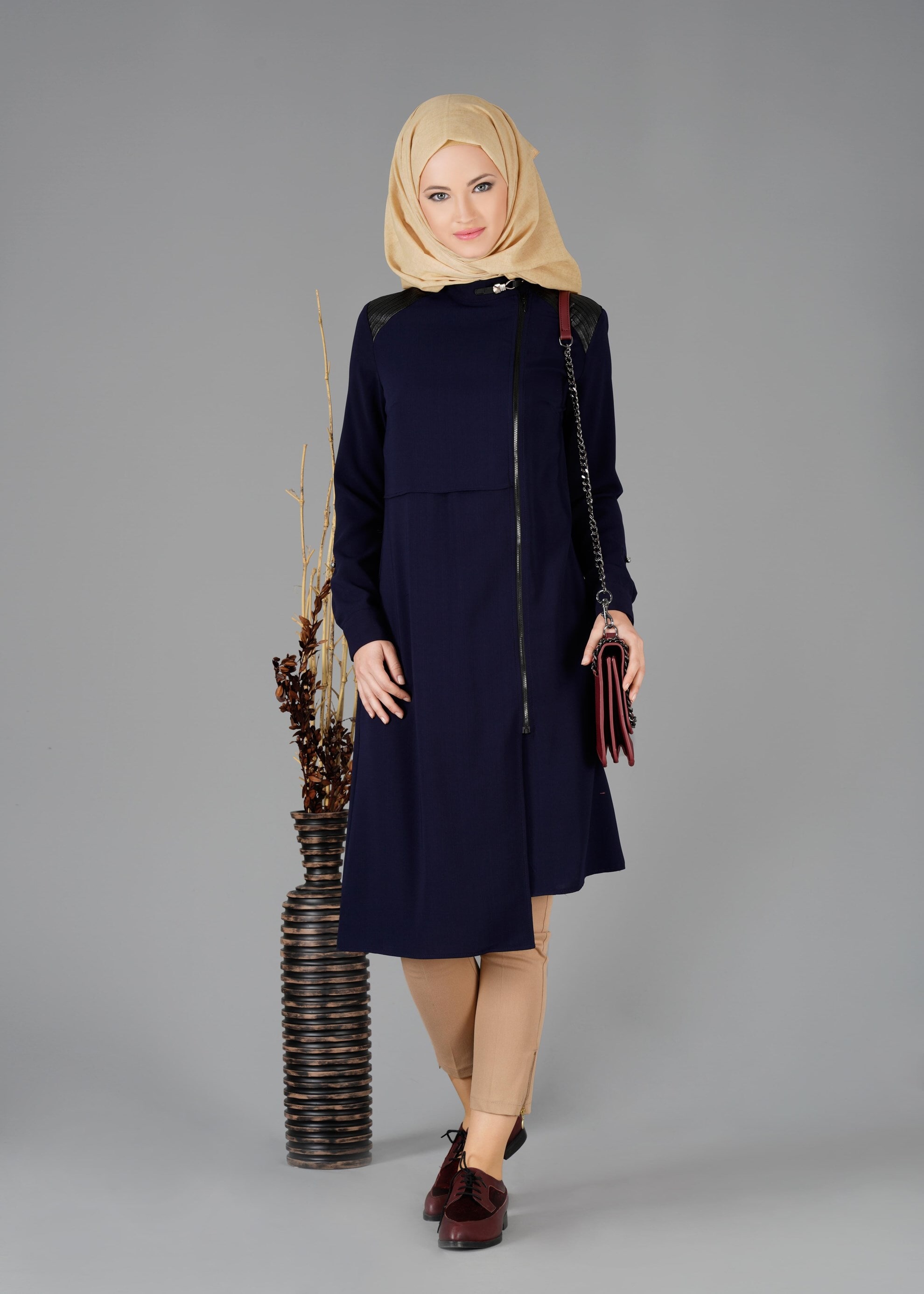 Tesettür giyim LACİVERT OMUZ DETAYLI FERMUARLI TUNİK 4741