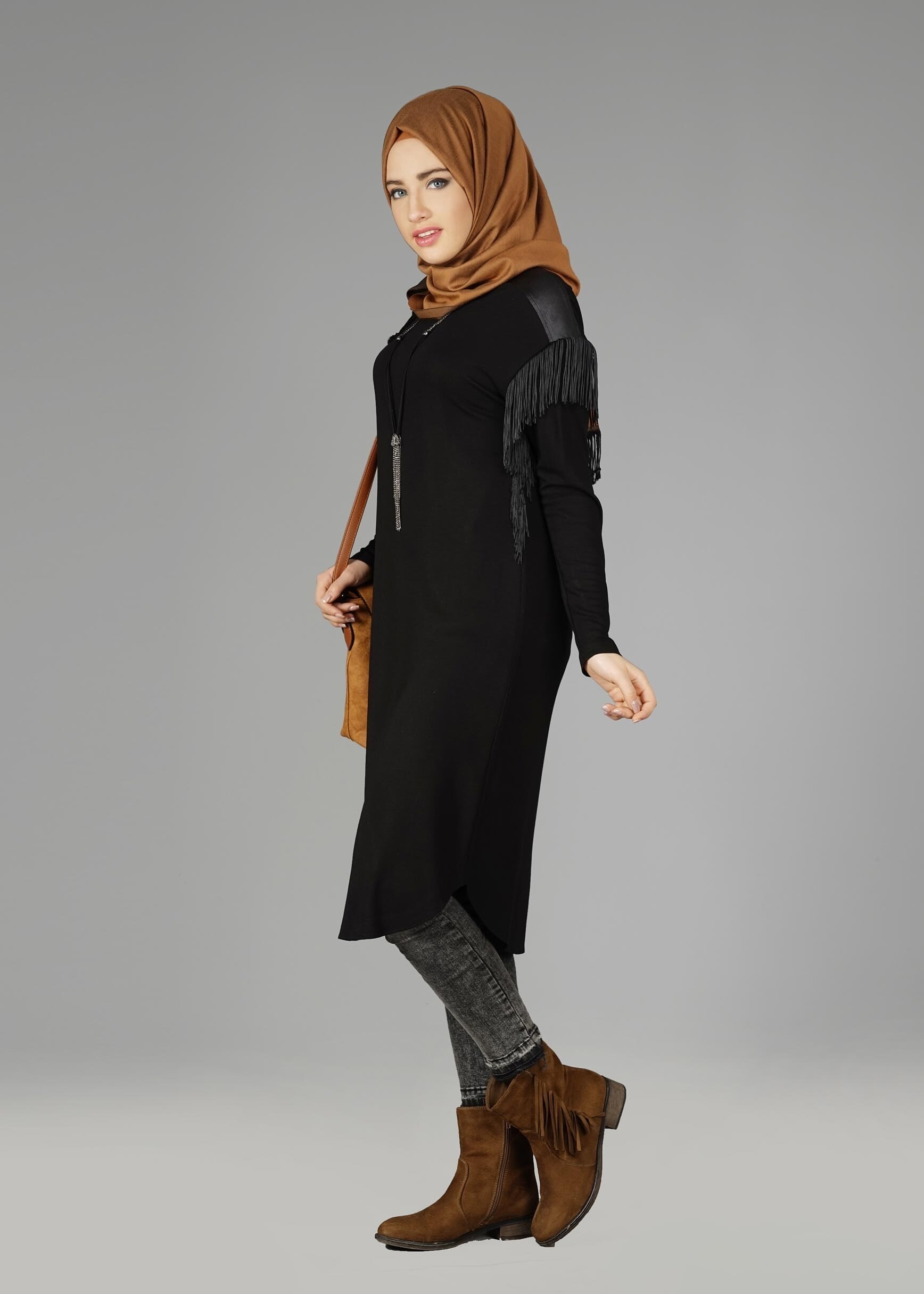 Tesettür giyim SİYAH KOLLARI SAÇAKLI TUNİK 4744