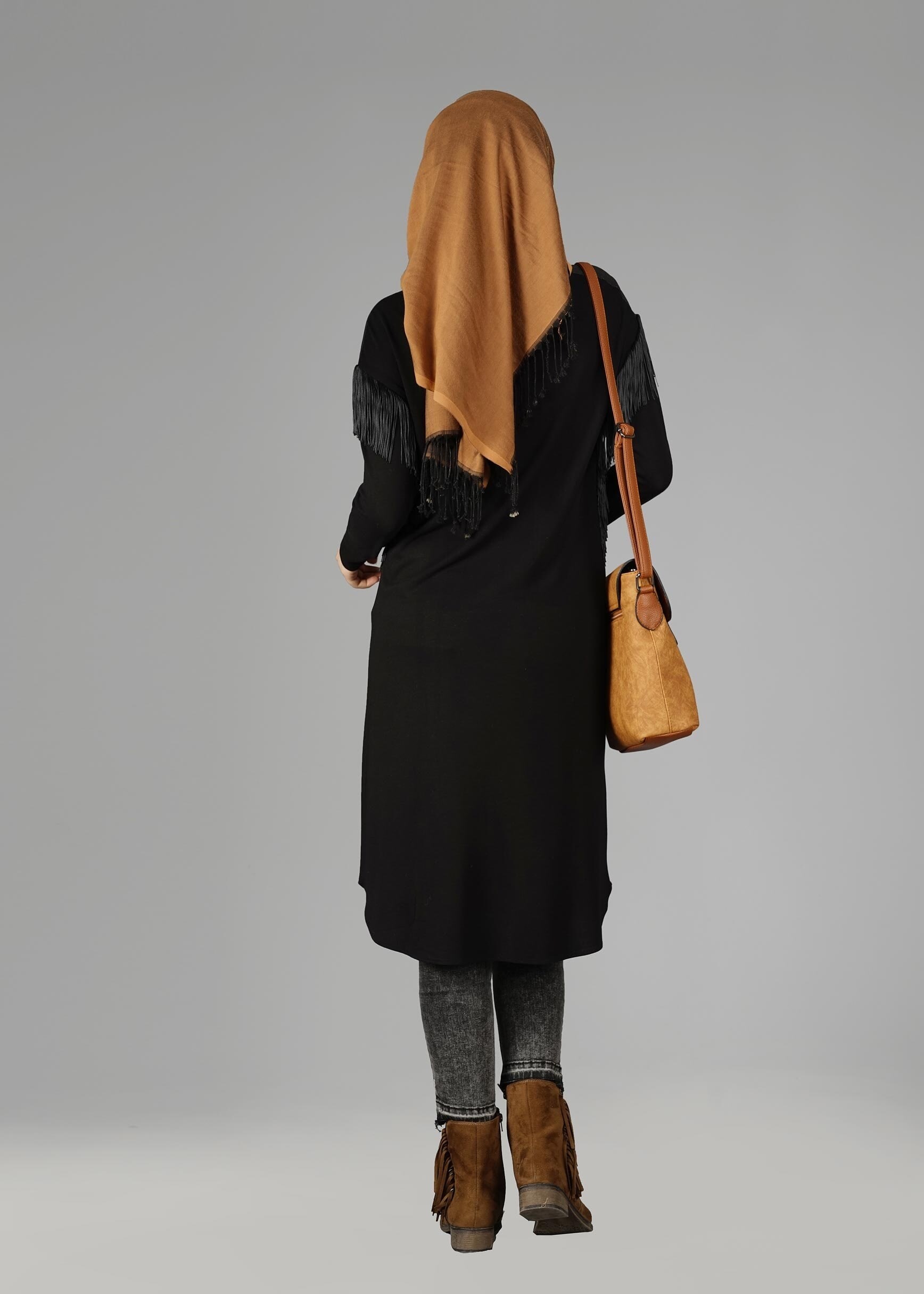 Tesettür giyim SİYAH KOLLARI SAÇAKLI TUNİK 4744