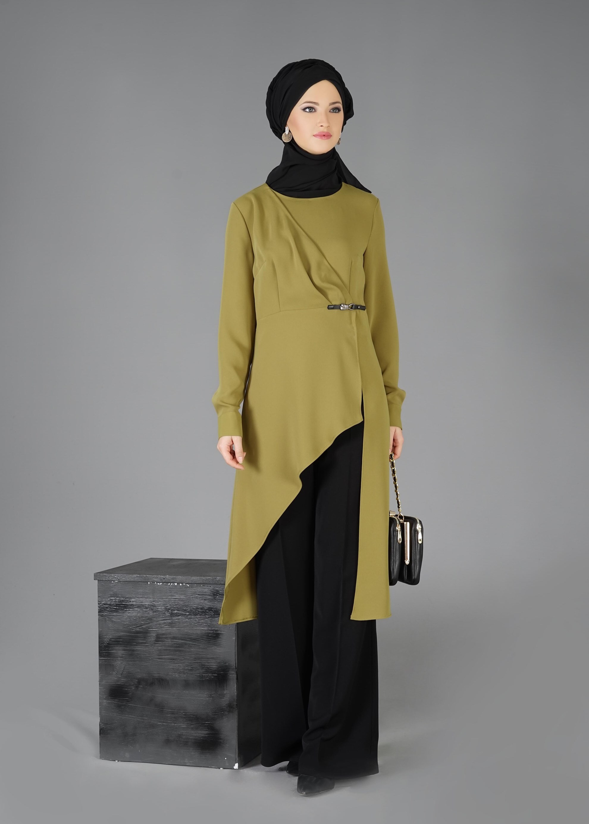 Tesettür giyim YEŞİL ASİMETRİK KESİM KLASİK TUNİK 4768