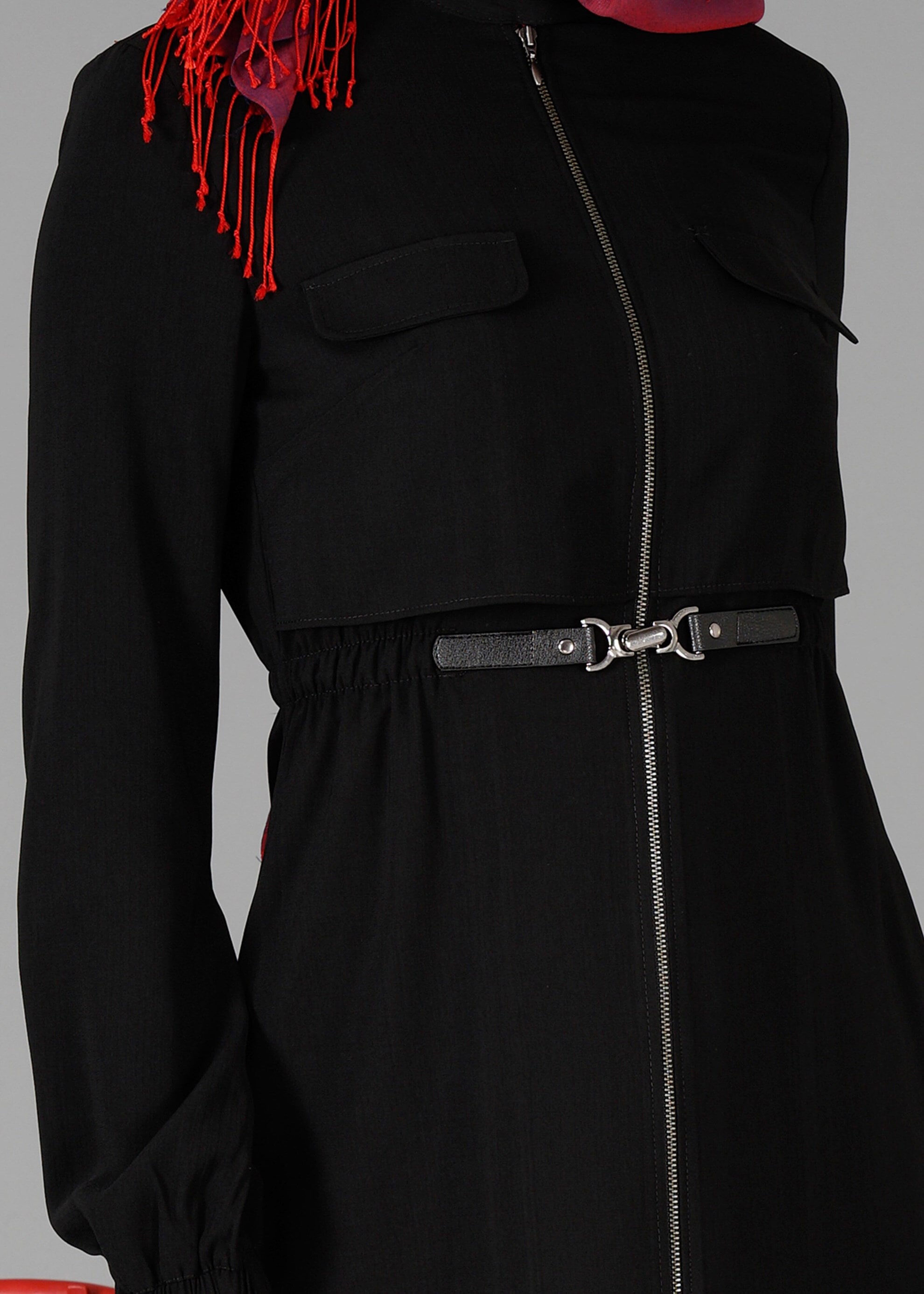 Tesettür giyim SİYAH BELİ BÜZGÜLÜ FERMUARLI TUNİK 4777