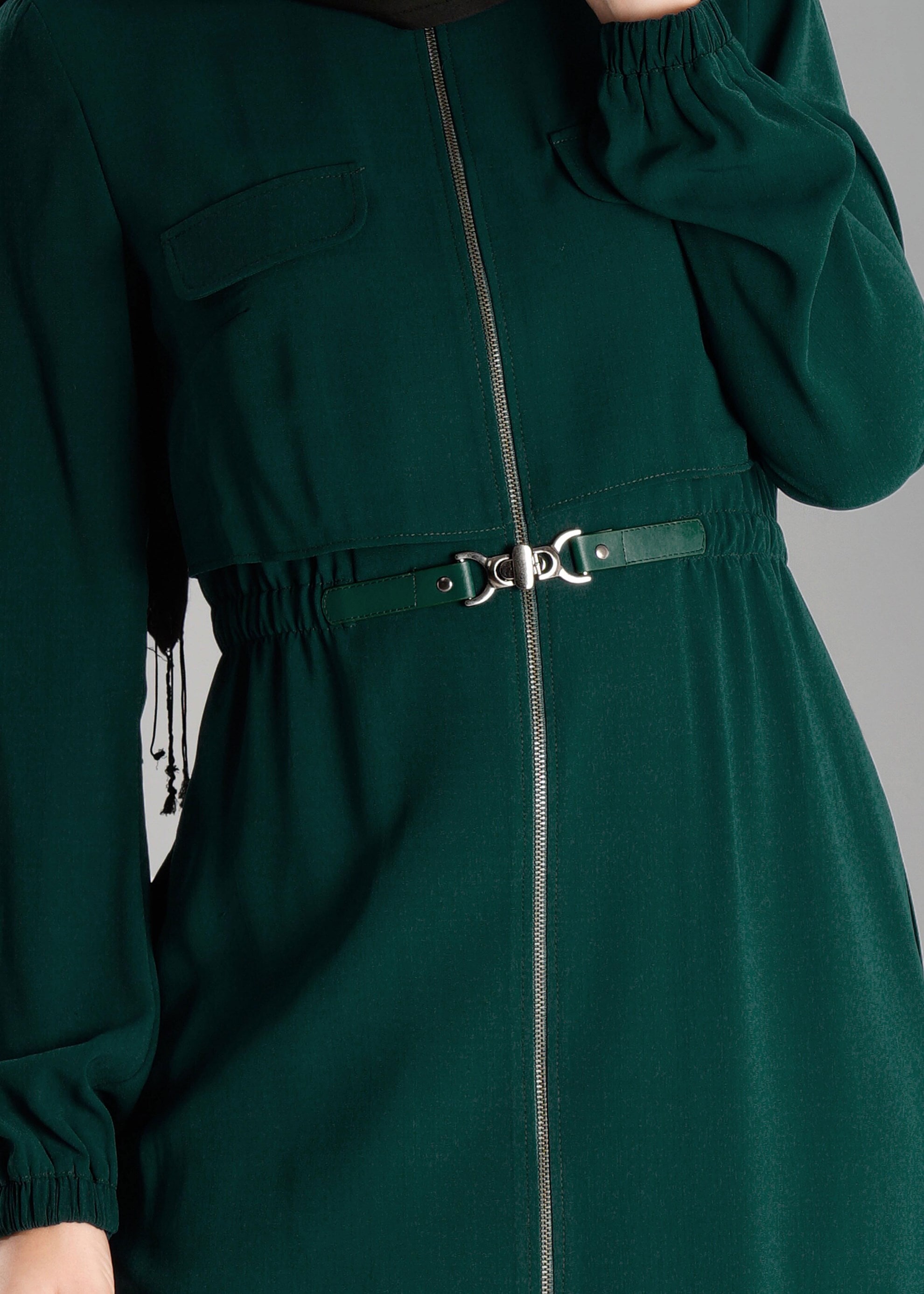 Tesettür giyim YEŞİL BELİ BÜZGÜLÜ FERMUARLI TUNİK 4777