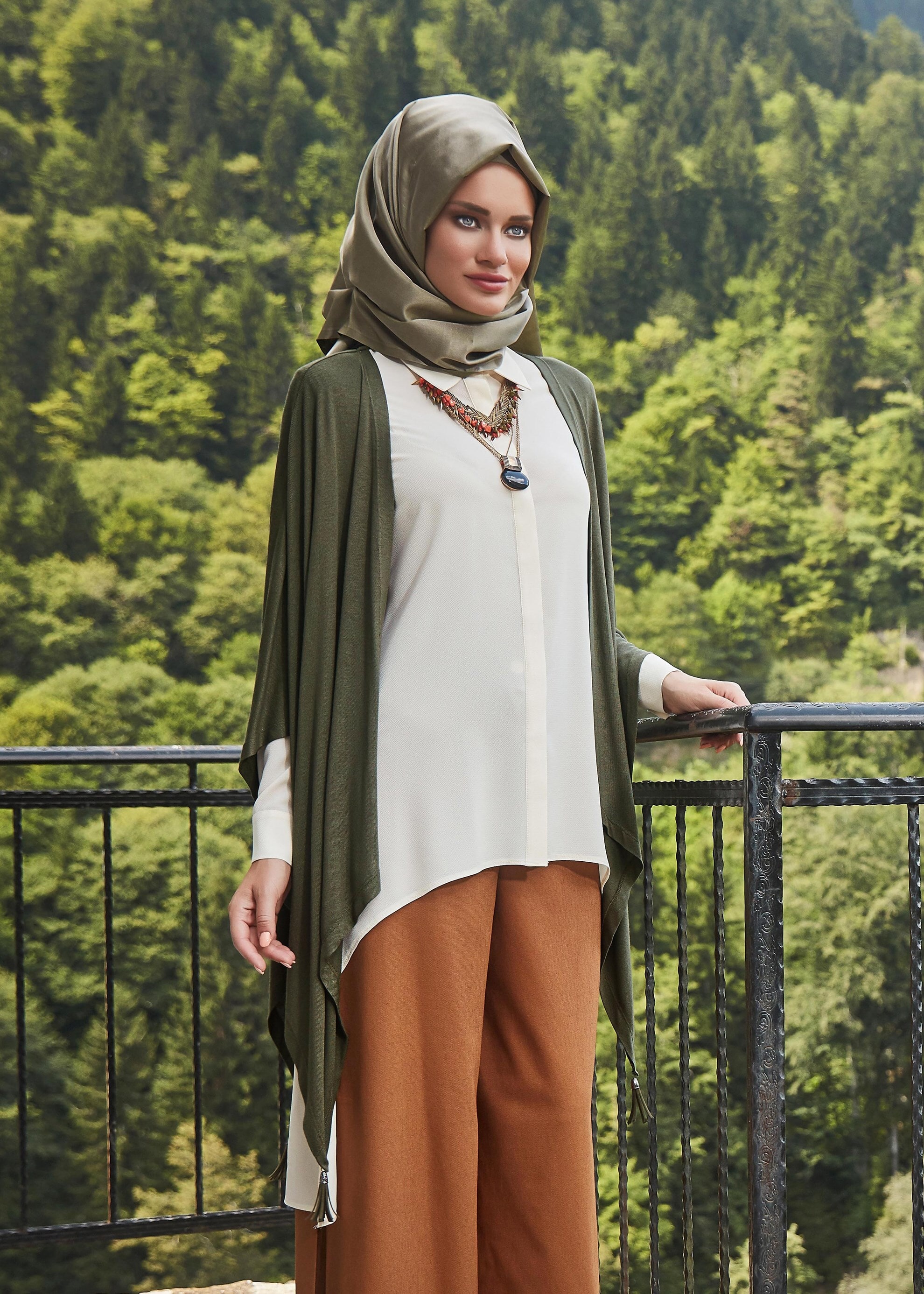 Tesettür giyim HAKİ ASİMETRİK KESİM TUNİK 4841