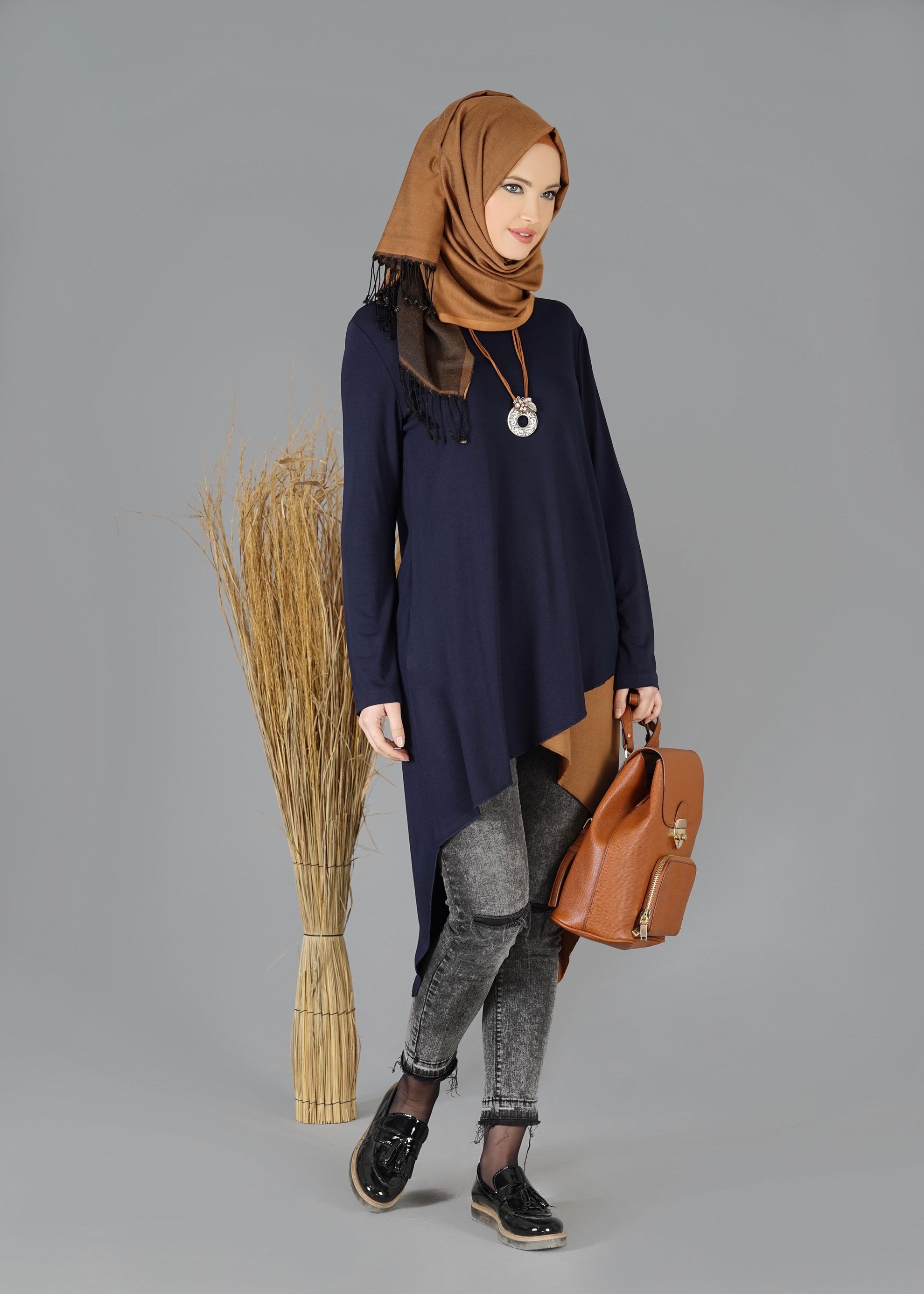 Tesettür giyim LACİVERT ASİMETRİK KESİM TUNİK 4844