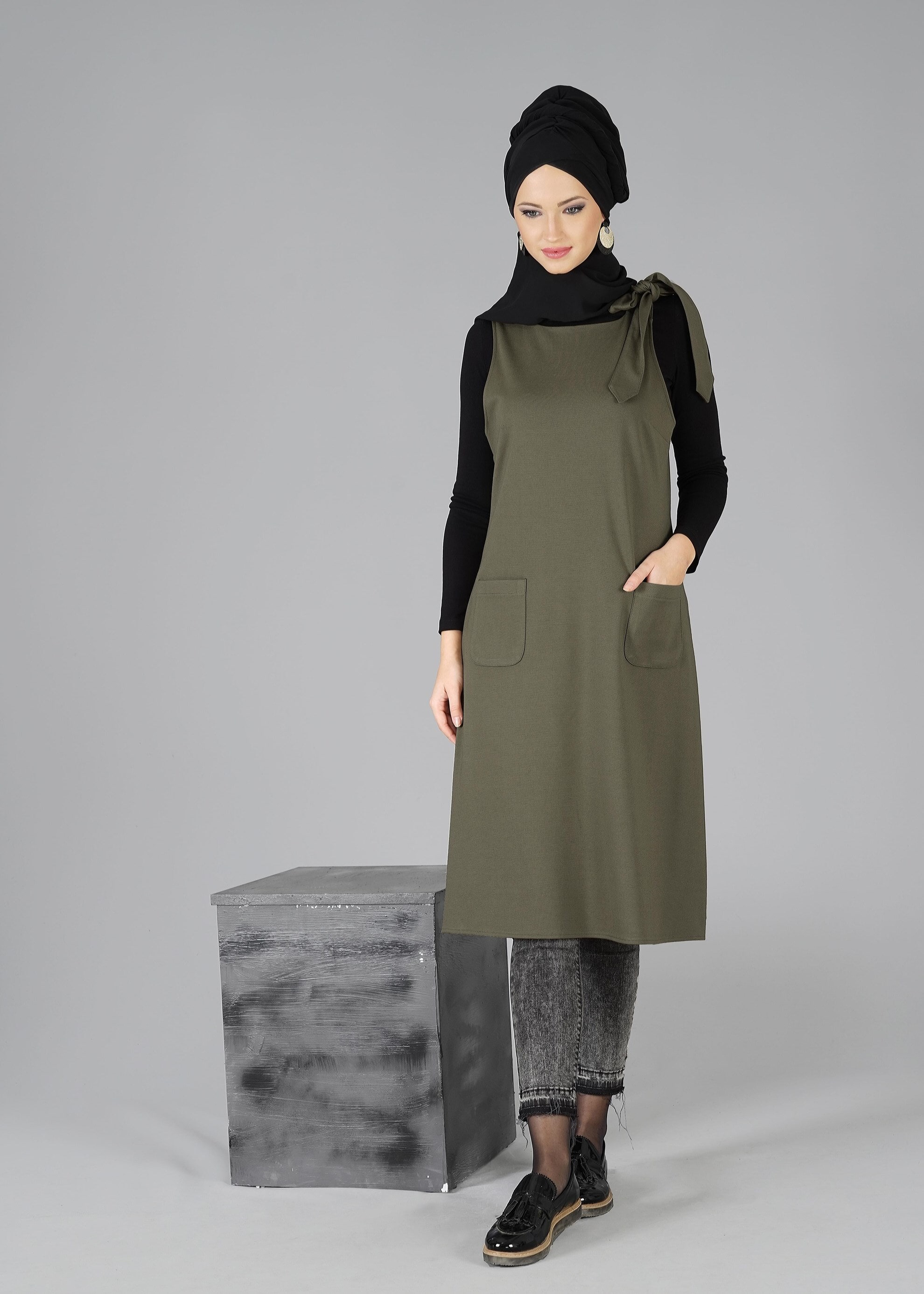 Tesettür giyim HAKİ KOLSUZ TUNİK 4873