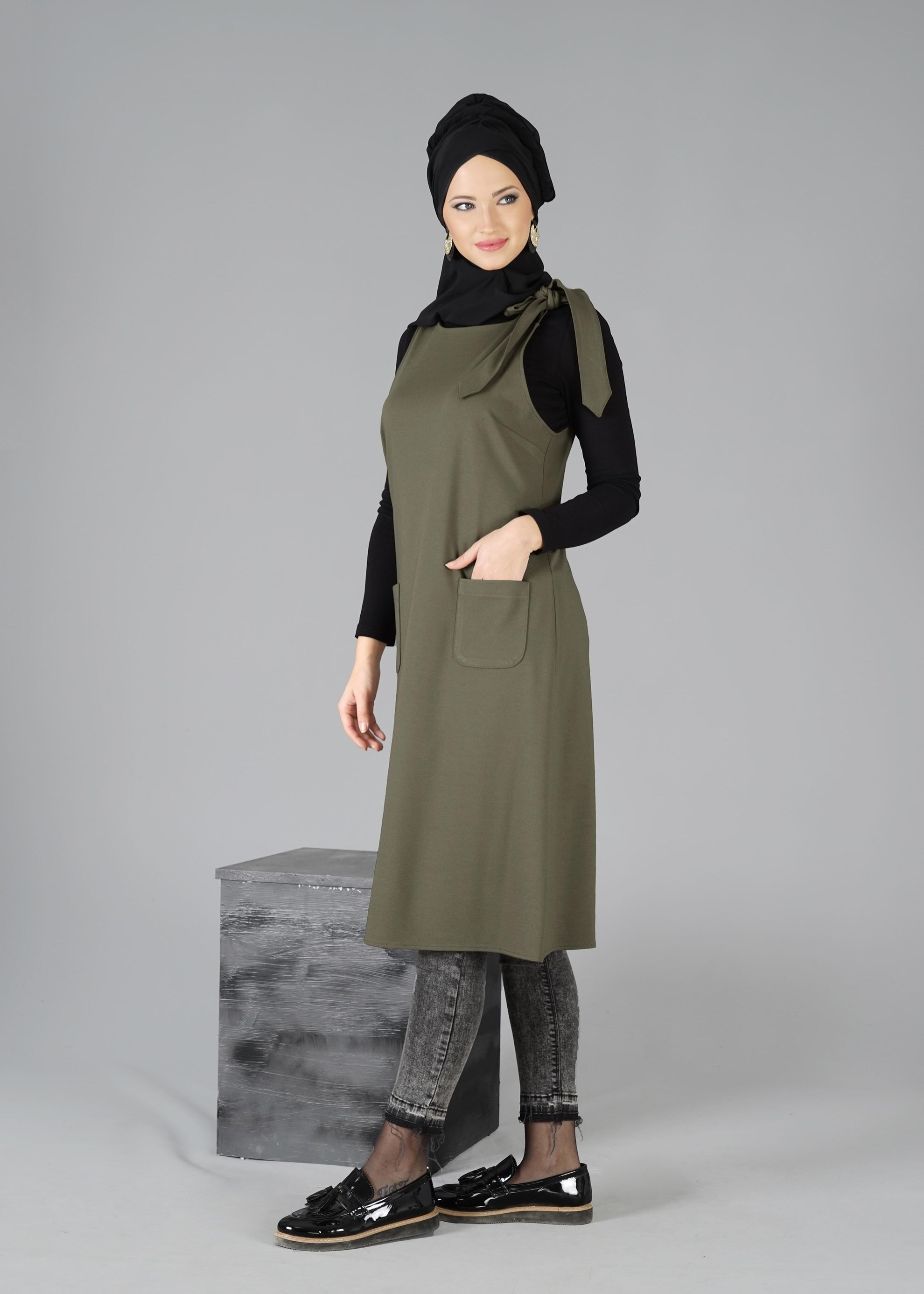 Tesettür giyim HAKİ KOLSUZ TUNİK 4873