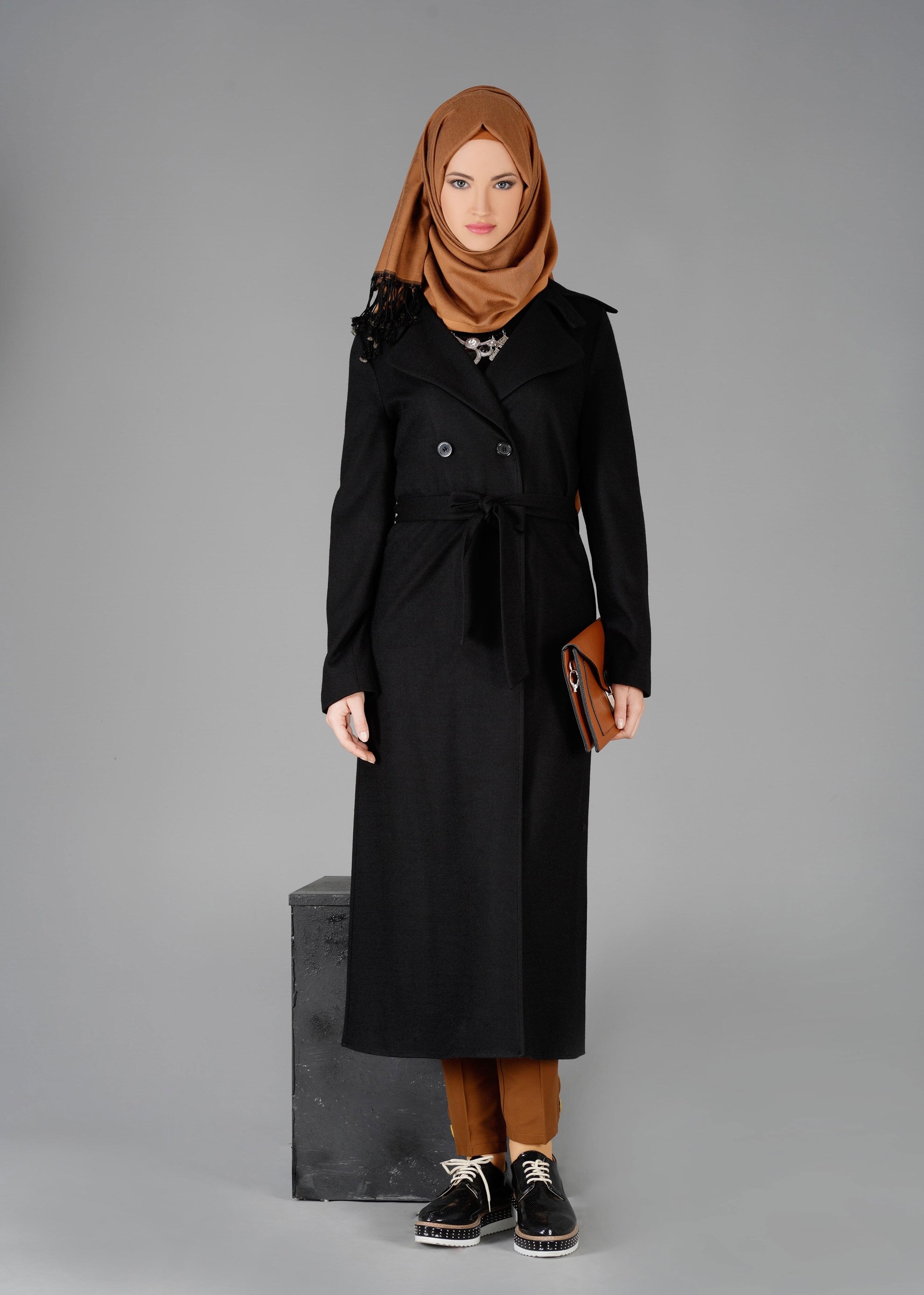 Tesettür giyim SİYAH KRUVAZE YAKA TUNİK 4876