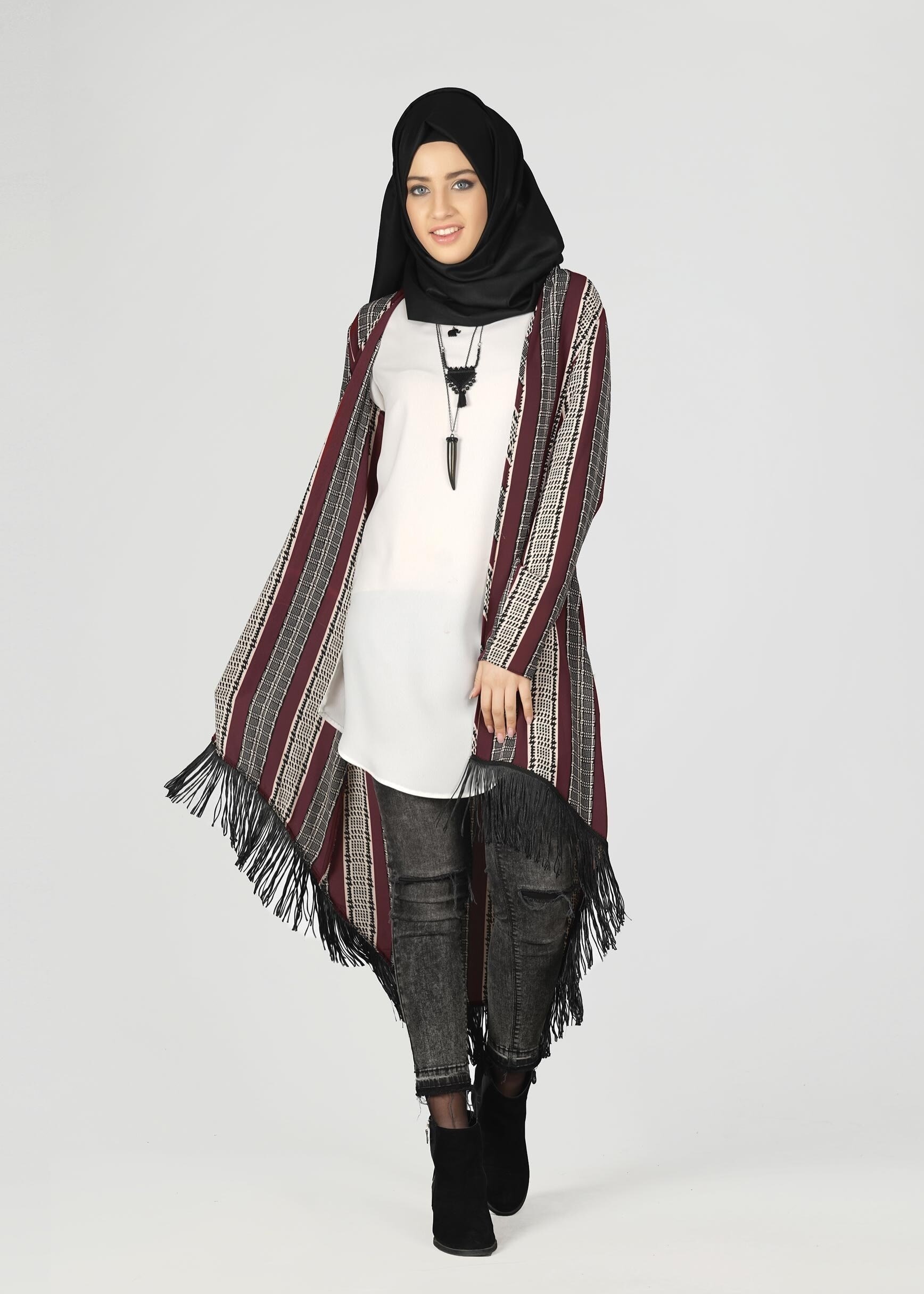 Tesettür giyim BORDO DESENLİ PÜSKÜLLÜ TUNİK 4929