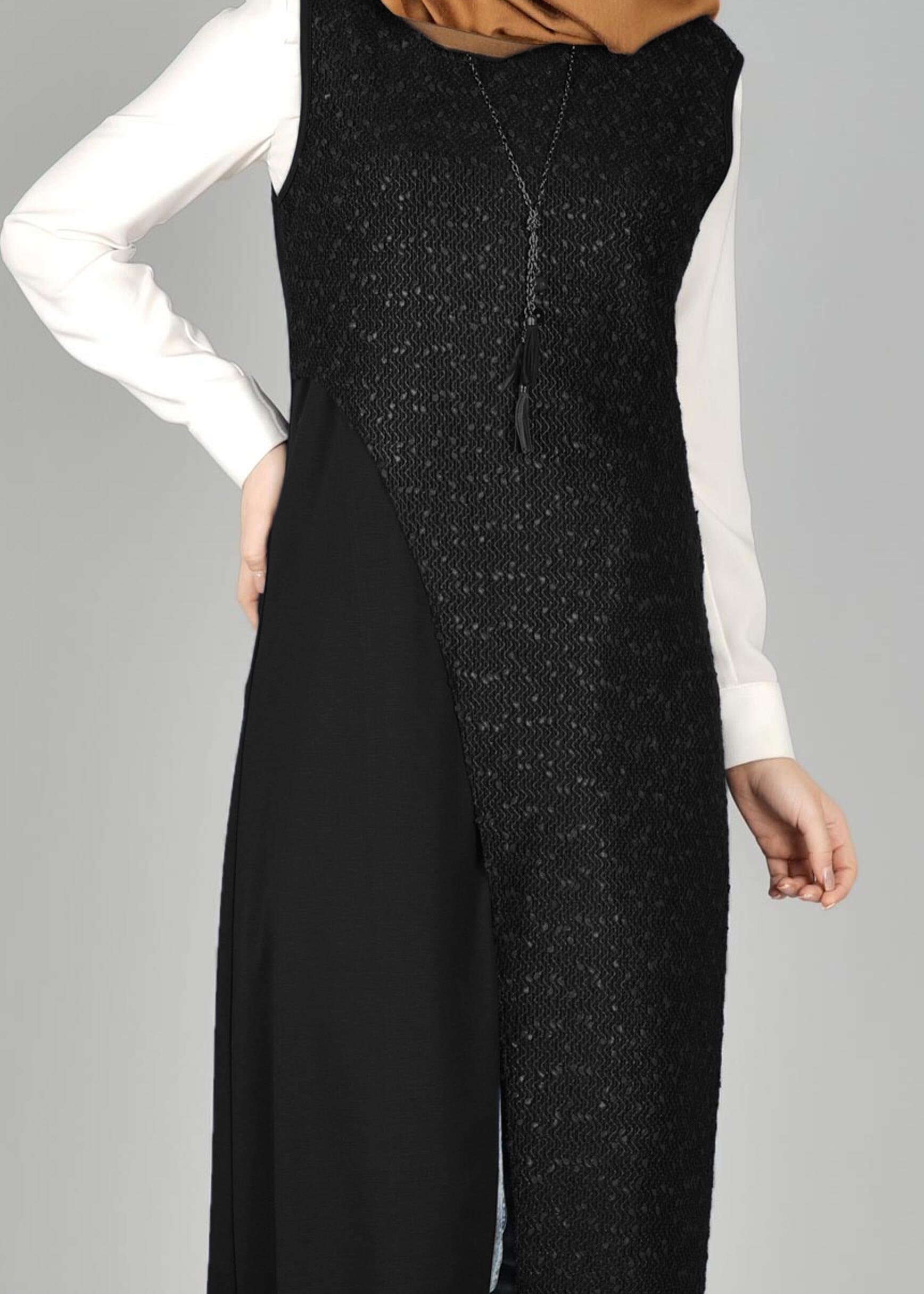 Tesettür giyim SİYAH DESENLİ ASİMETRİK KESİM TUNİK 4978 