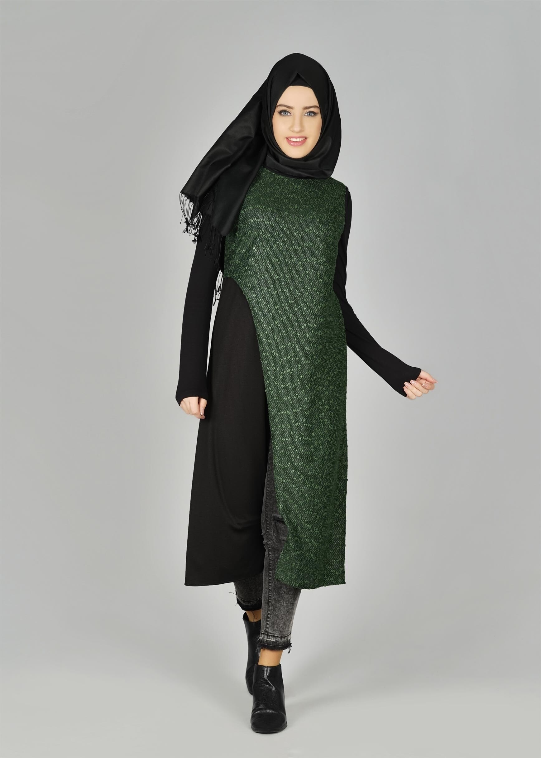 Tesettür giyim YEŞİL DESENLİ ASİMETRİK KESİM TUNİK 4978 