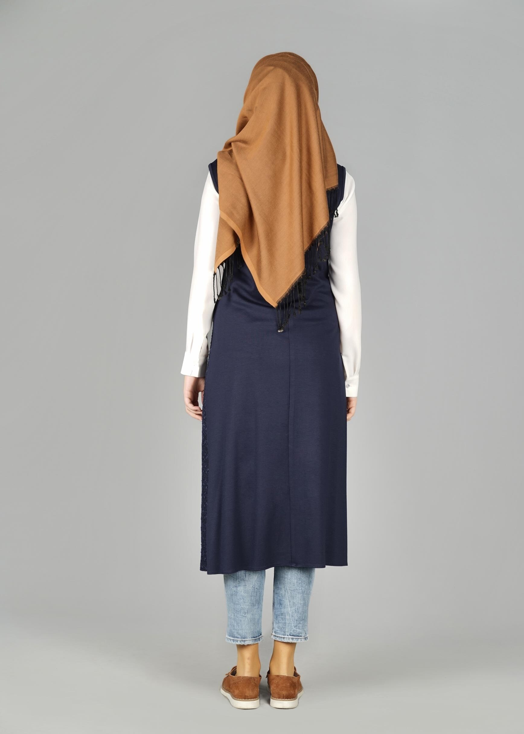 Tesettür giyim LACİVERT DESENLİ ASİMETRİK KESİM TUNİK 4978 