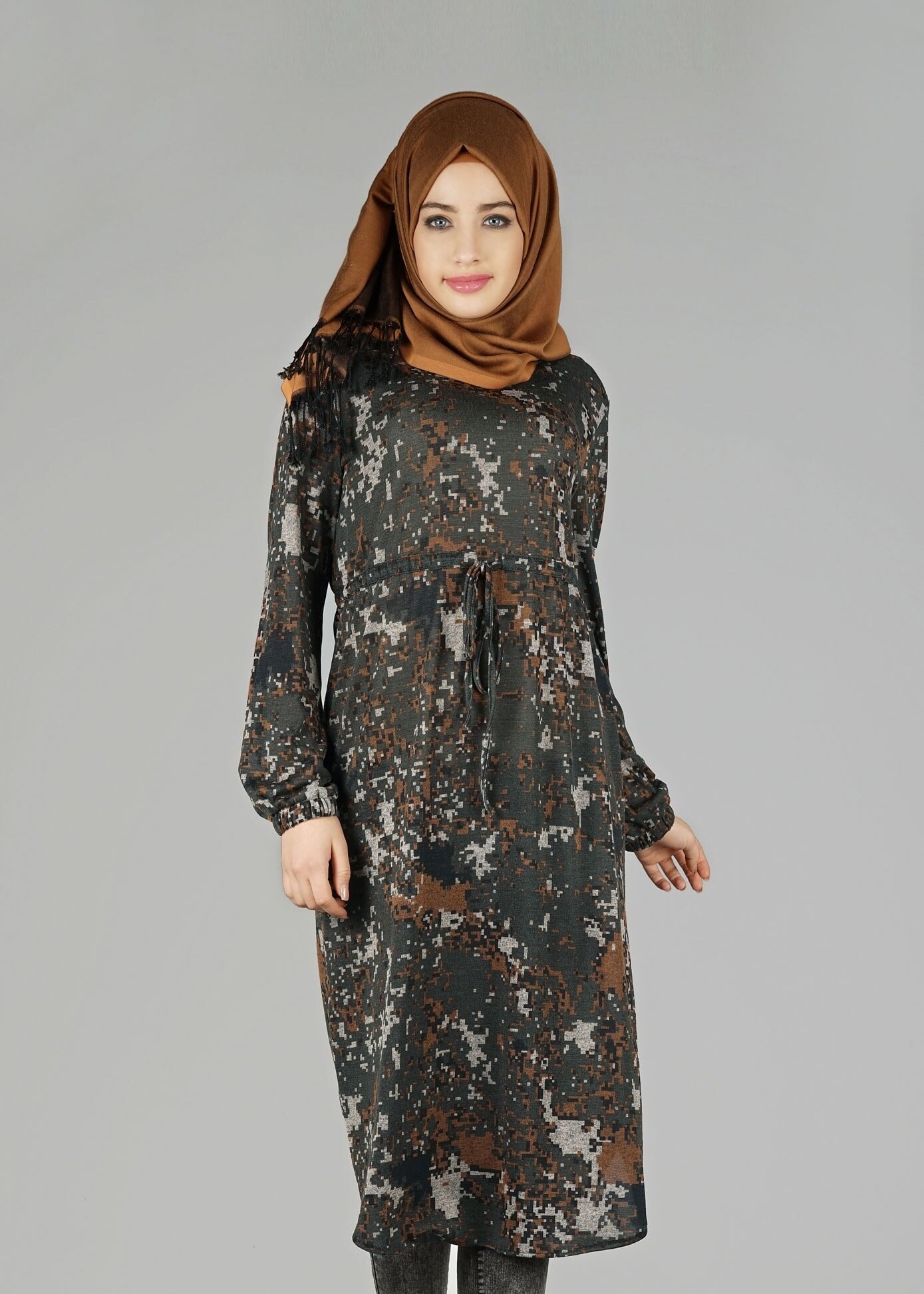 Tesettür giyim HAKİ DESENLİ TUNİK 4866-1