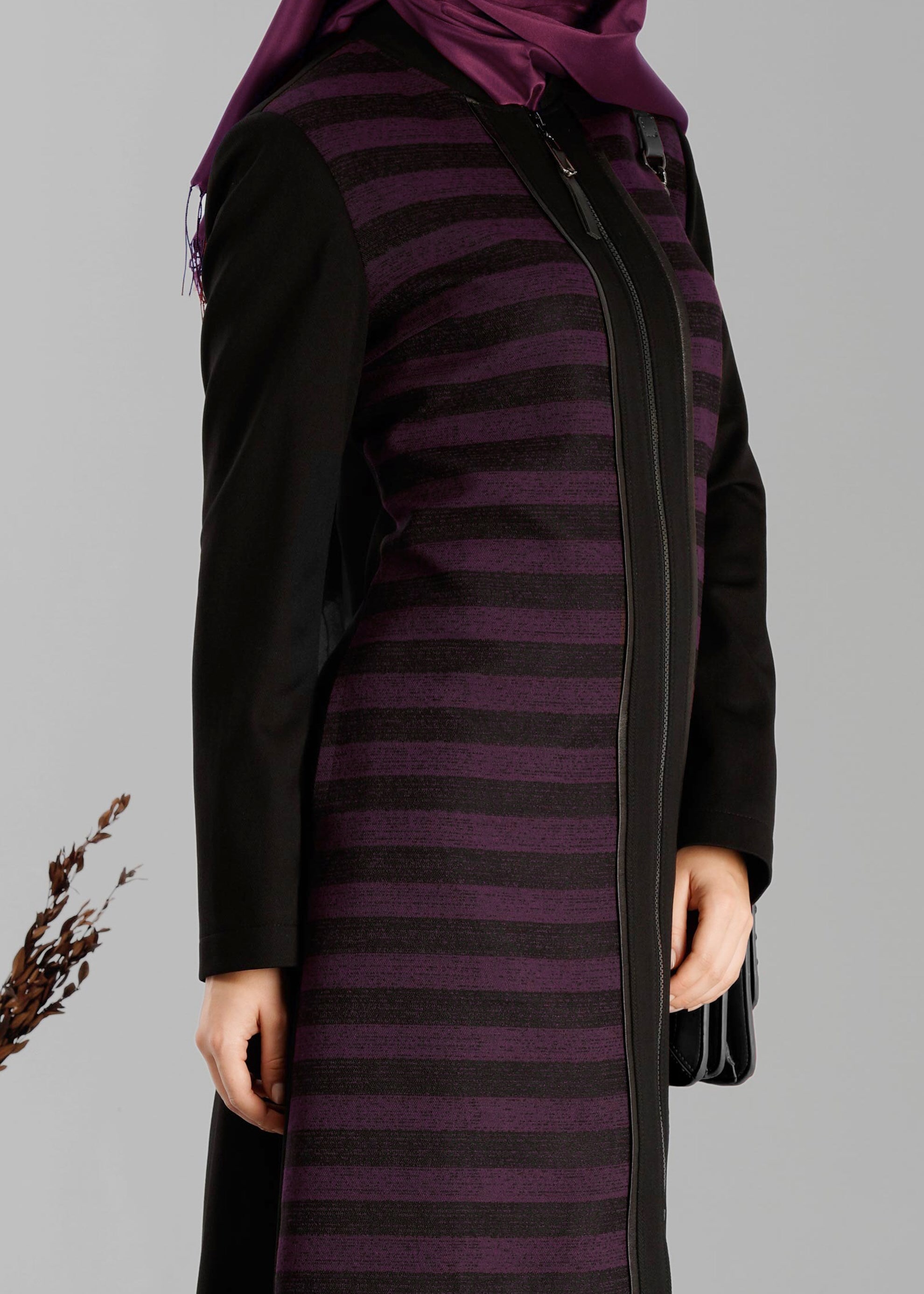 Tesettür giyim MOR FERMUARLI ŞERİT DETAYLI TRENÇKOT 1936 