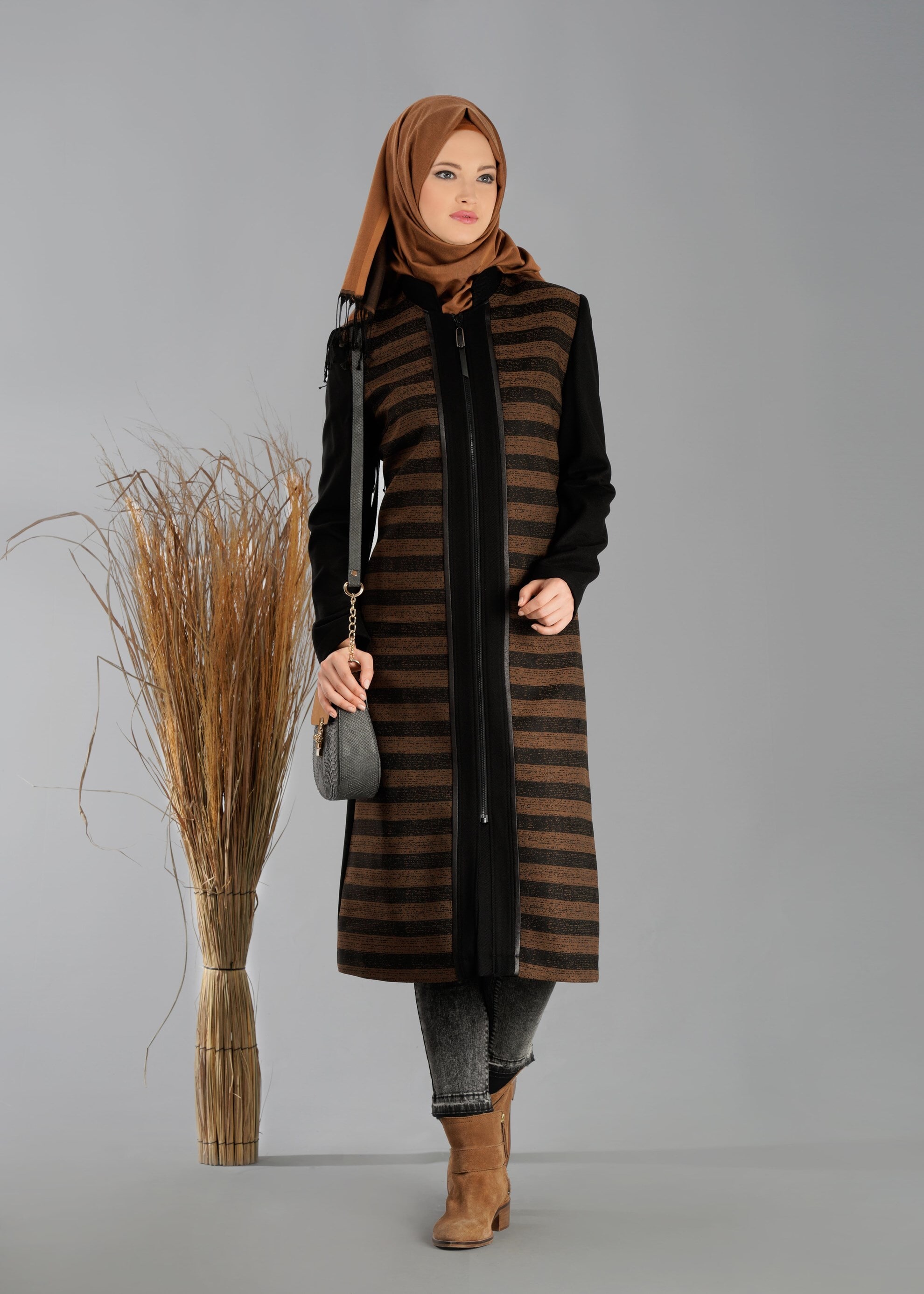 Tesettür giyim KAHVE FERMUARLI ŞERİT DETAYLI TRENÇKOT 1936 