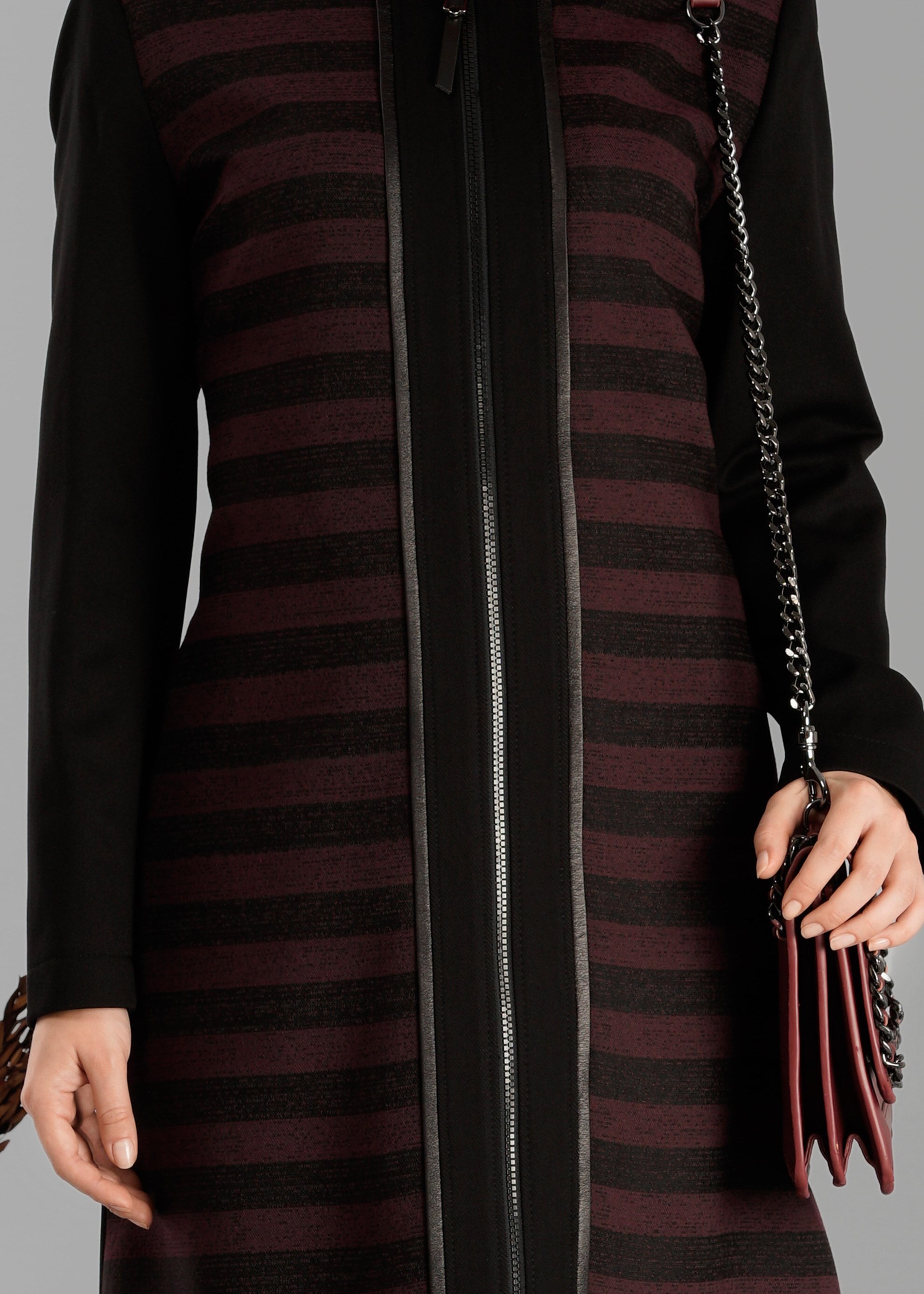 Tesettür giyim MÜRDÜM FERMUARLI ŞERİT DETAYLI TRENÇKOT 1936 