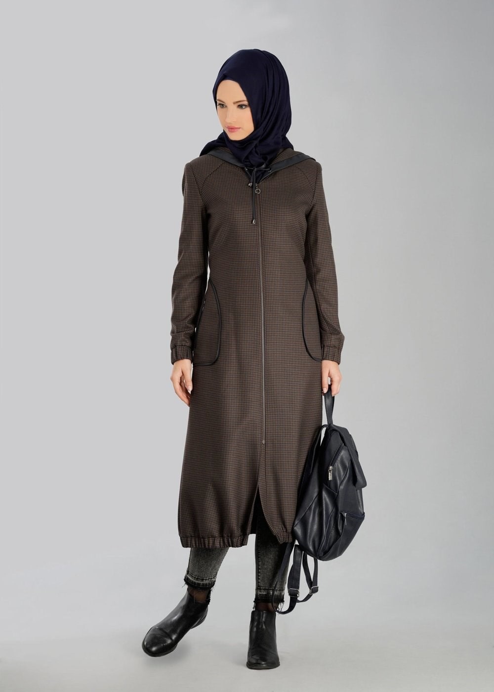 Tesettür giyim VİZON KAPÜŞONLU FERMUARLI TRENÇKOT 1915-1