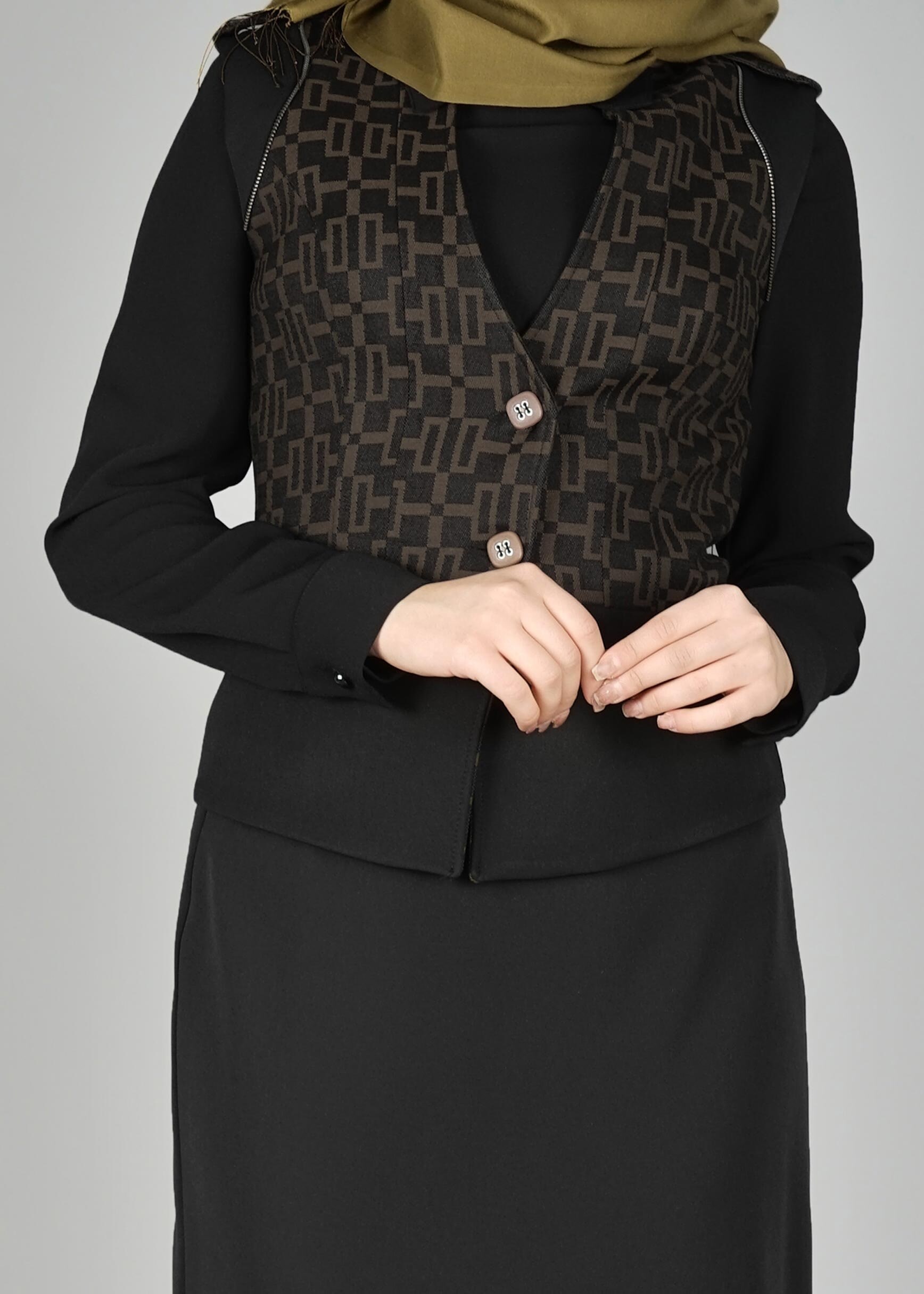 Tesettür giyim HAKİ DESENLİ DÜĞMELİ YELEK 4007