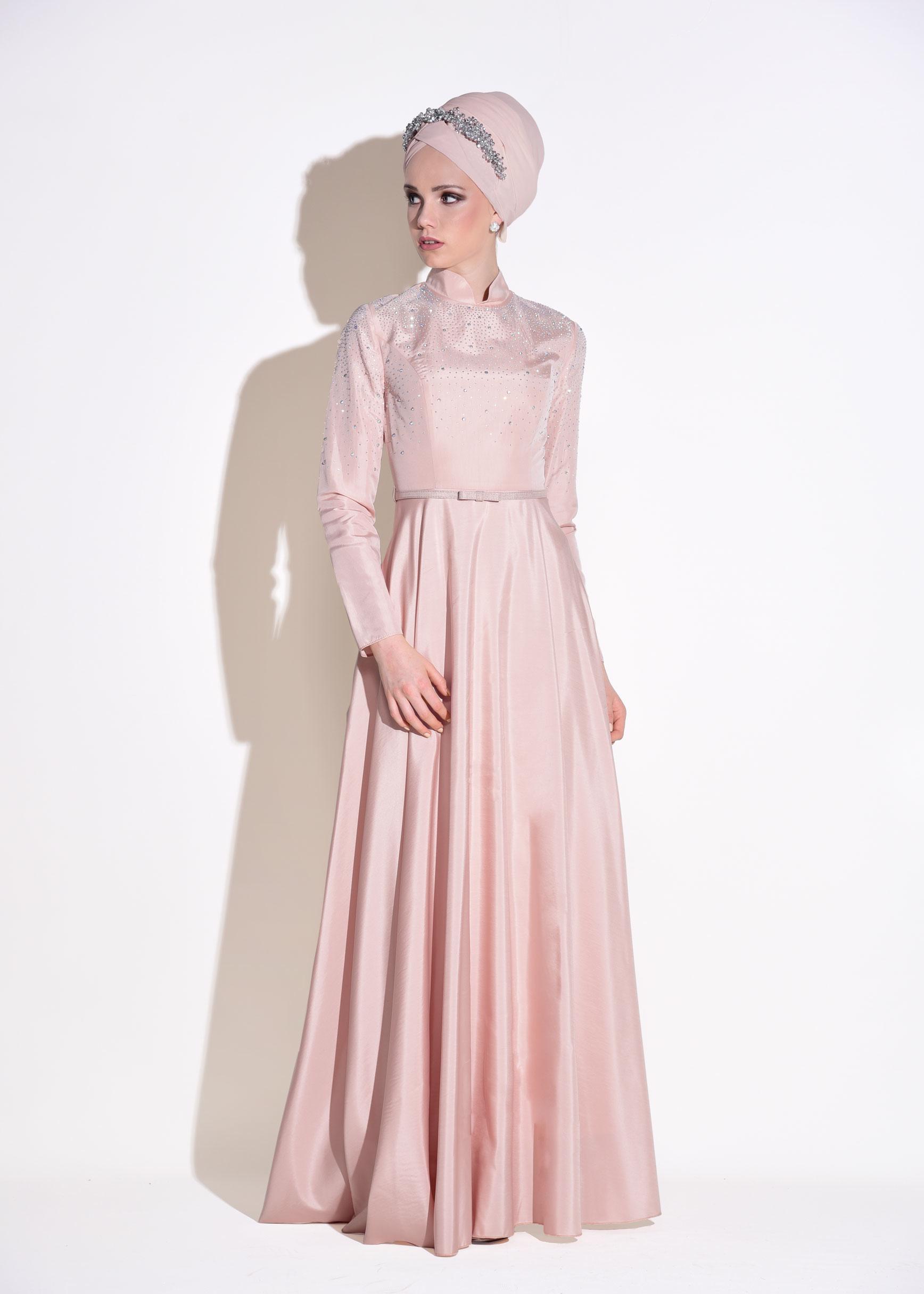 Tesettür giyim PUDRA TAŞ BASKILI KEMERLİ ABİYE ELBİSE 5302