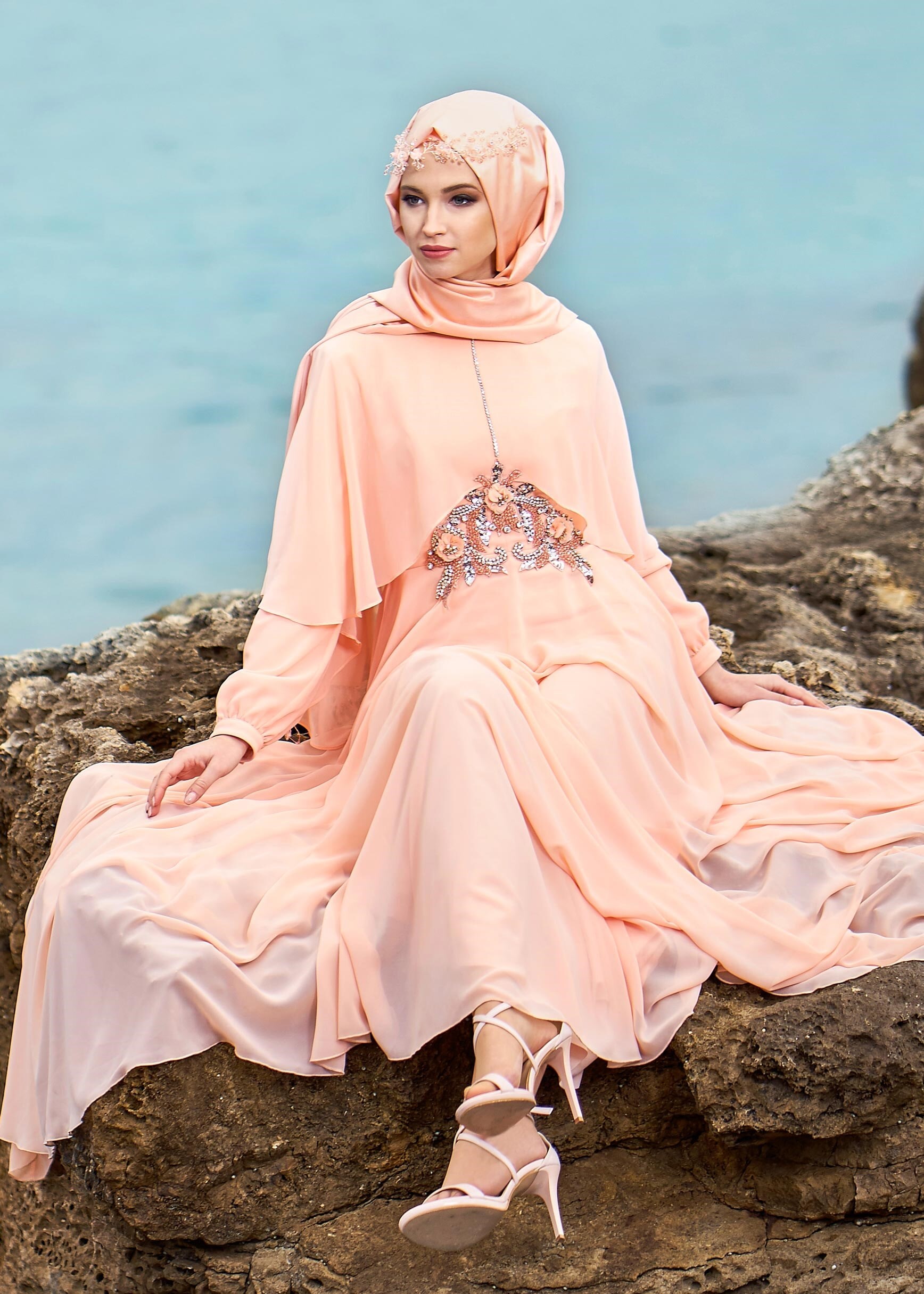 Tesettür giyim PUDRA TAŞLI İŞLEME DETAYLI ŞİFON ABİYE 5309 