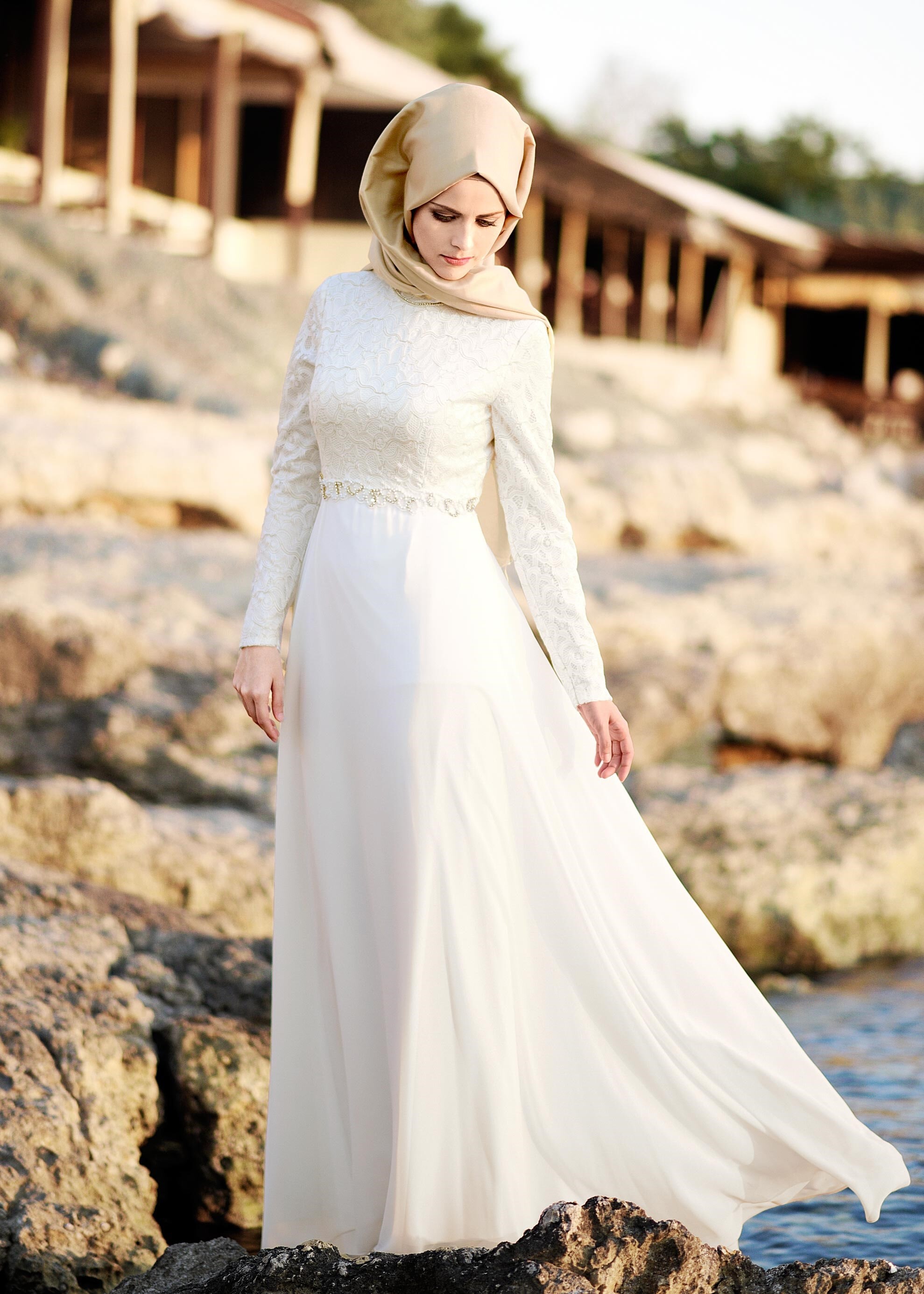 Tesettür giyim BEYAZ TAŞ DETAYLI ABİYE ELBİSE 5327