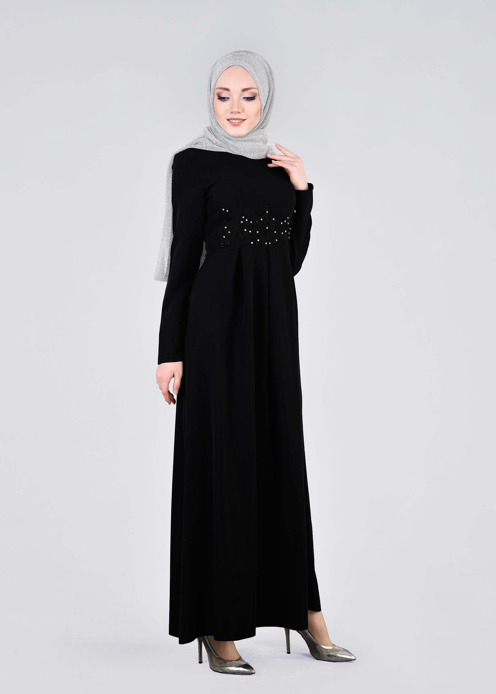 Tesettür giyim SİYAH İŞLEMELİ TAŞ DETAYLI ABİYE ELBİSE 5370