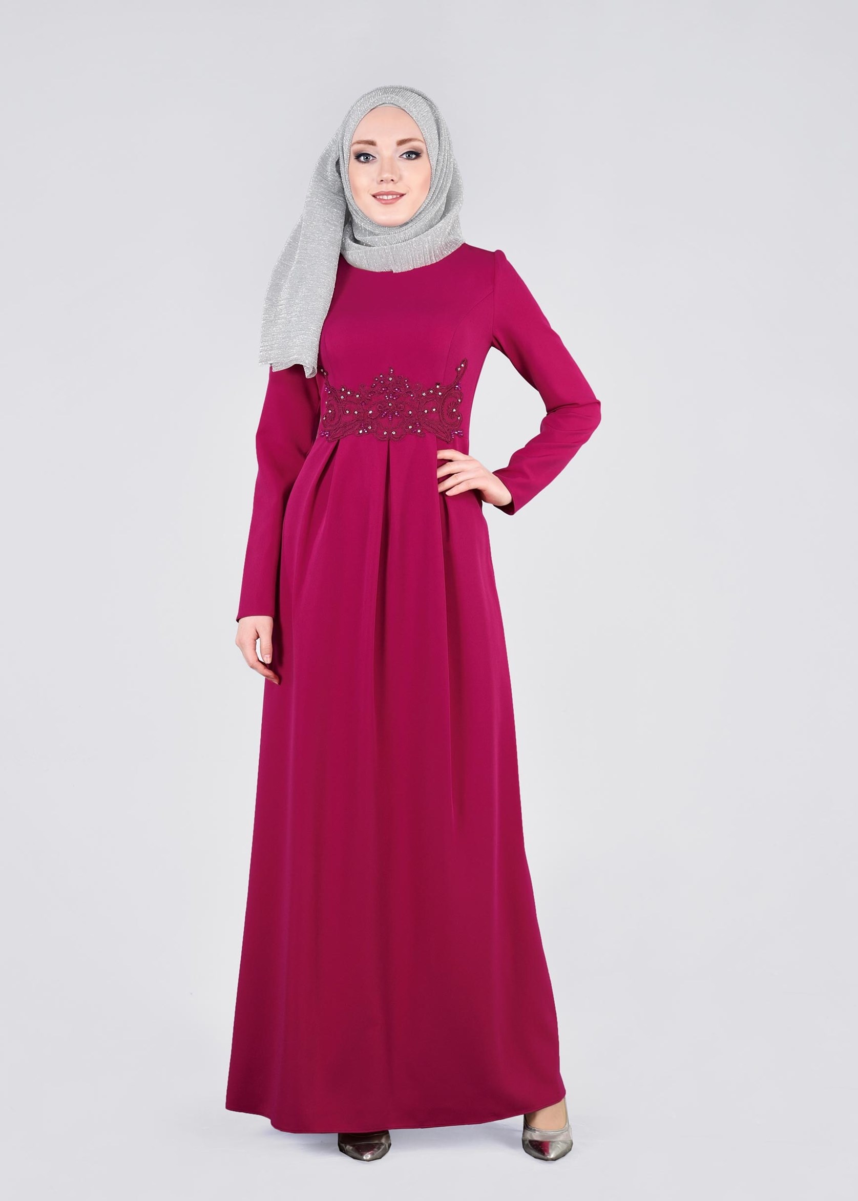 Tesettür giyim FUŞYA İŞLEMELİ TAŞ DETAYLI ABİYE ELBİSE 5370
