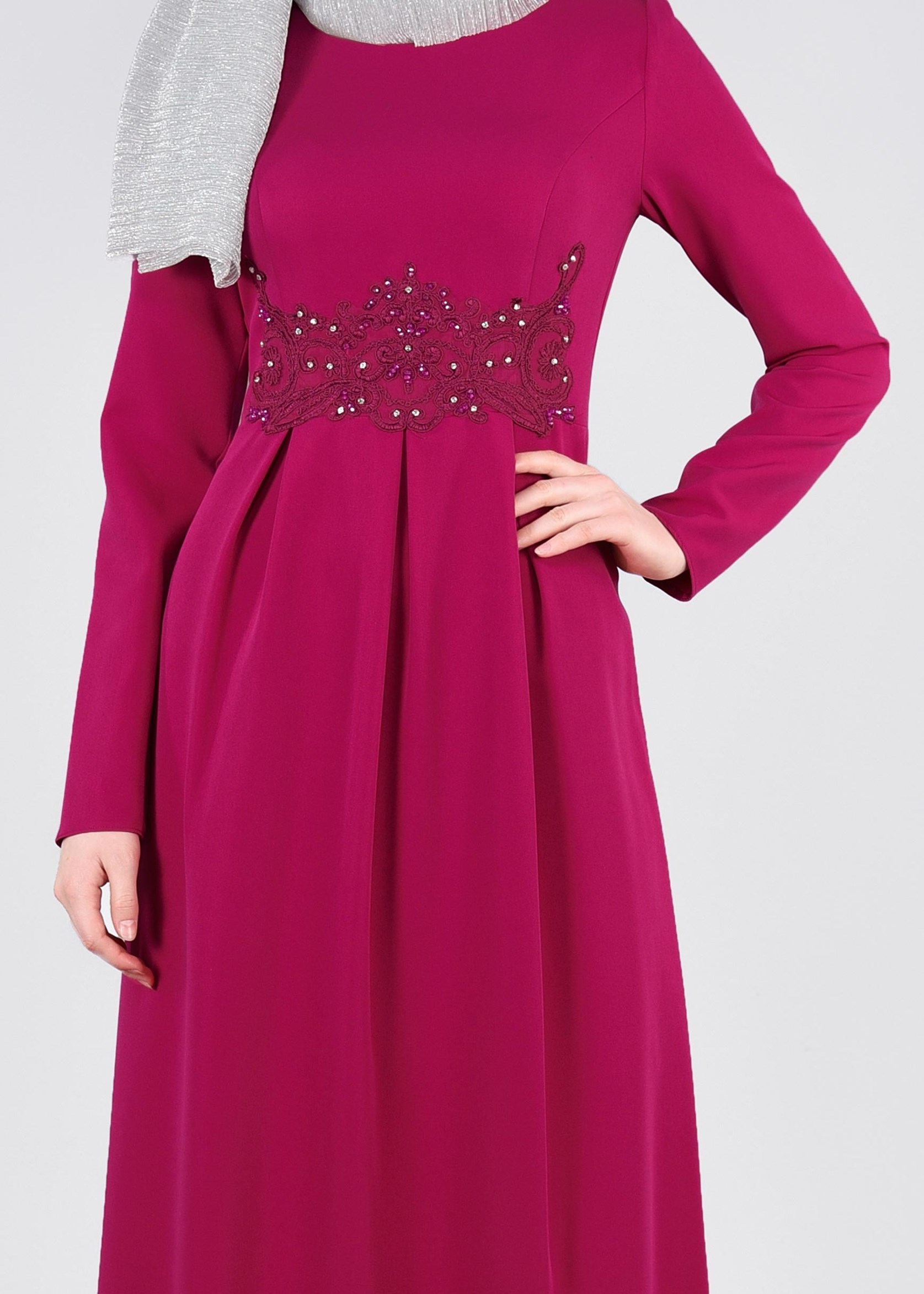Tesettür giyim FUŞYA İŞLEMELİ TAŞ DETAYLI ABİYE ELBİSE 5370