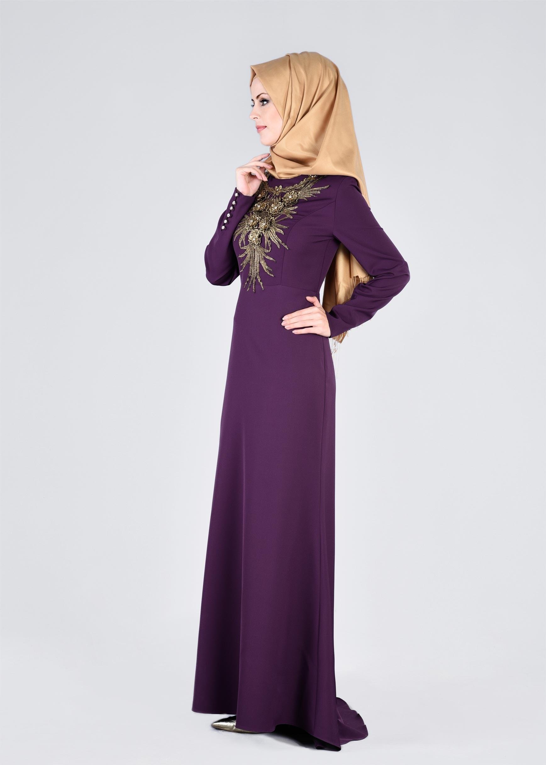 Tesettür giyim MOR İŞLEMELİ TAŞ DETAYLI ABİYE ELBİSE 5372