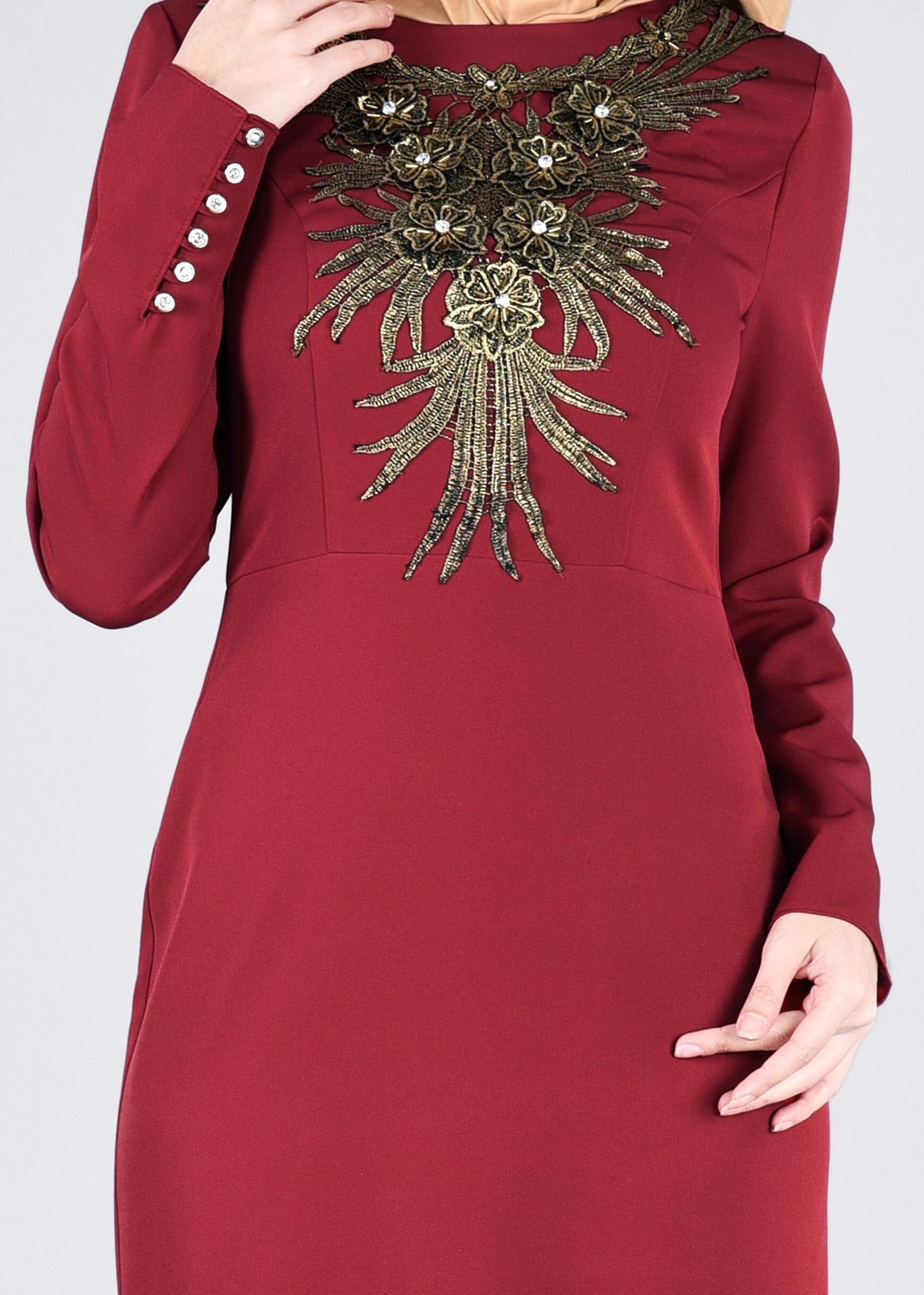 Tesettür giyim BORDO İŞLEMELİ TAŞ DETAYLI ABİYE ELBİSE 5372