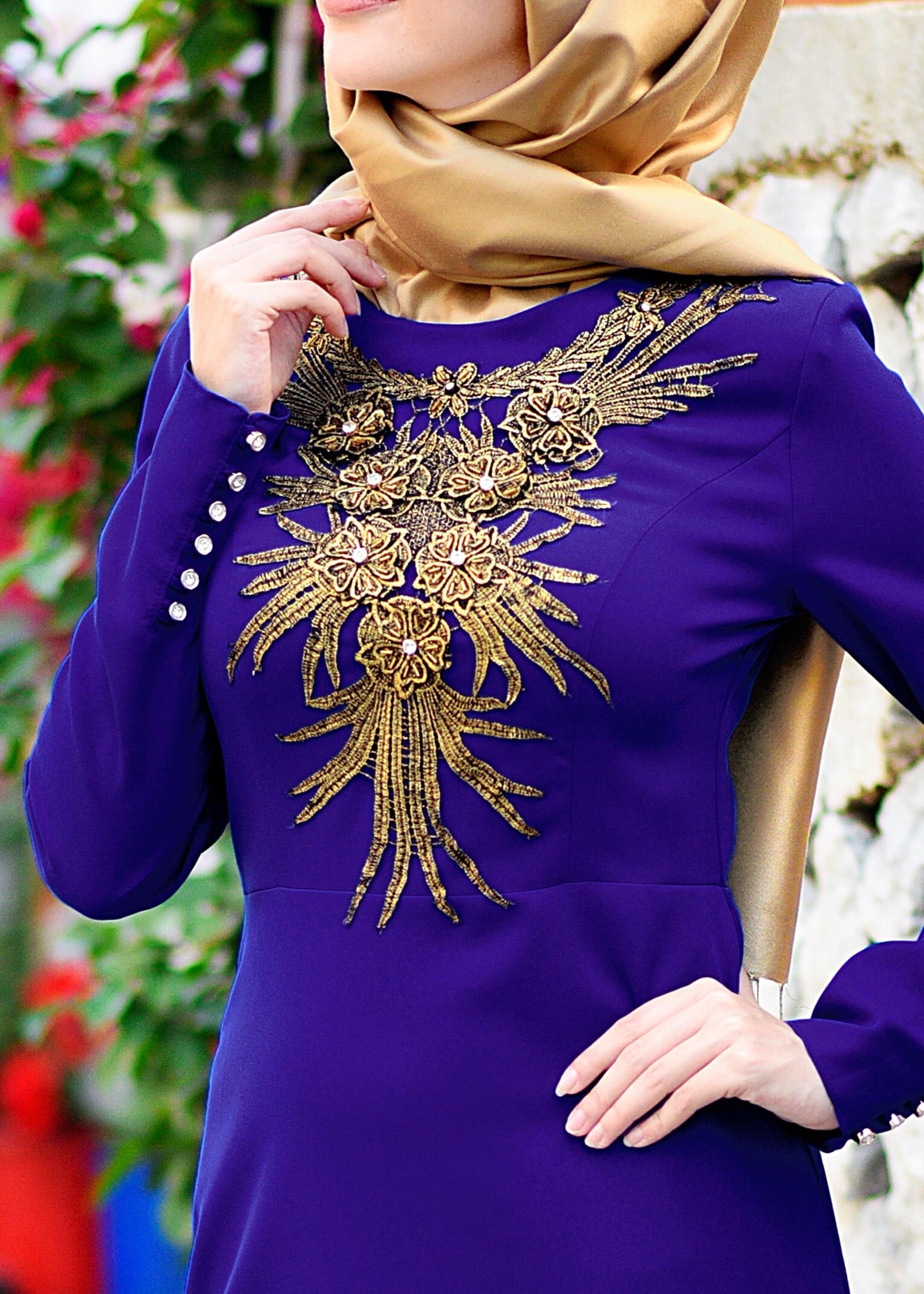 Tesettür giyim LACİVERT İŞLEMELİ TAŞ DETAYLI ABİYE ELBİSE 5372