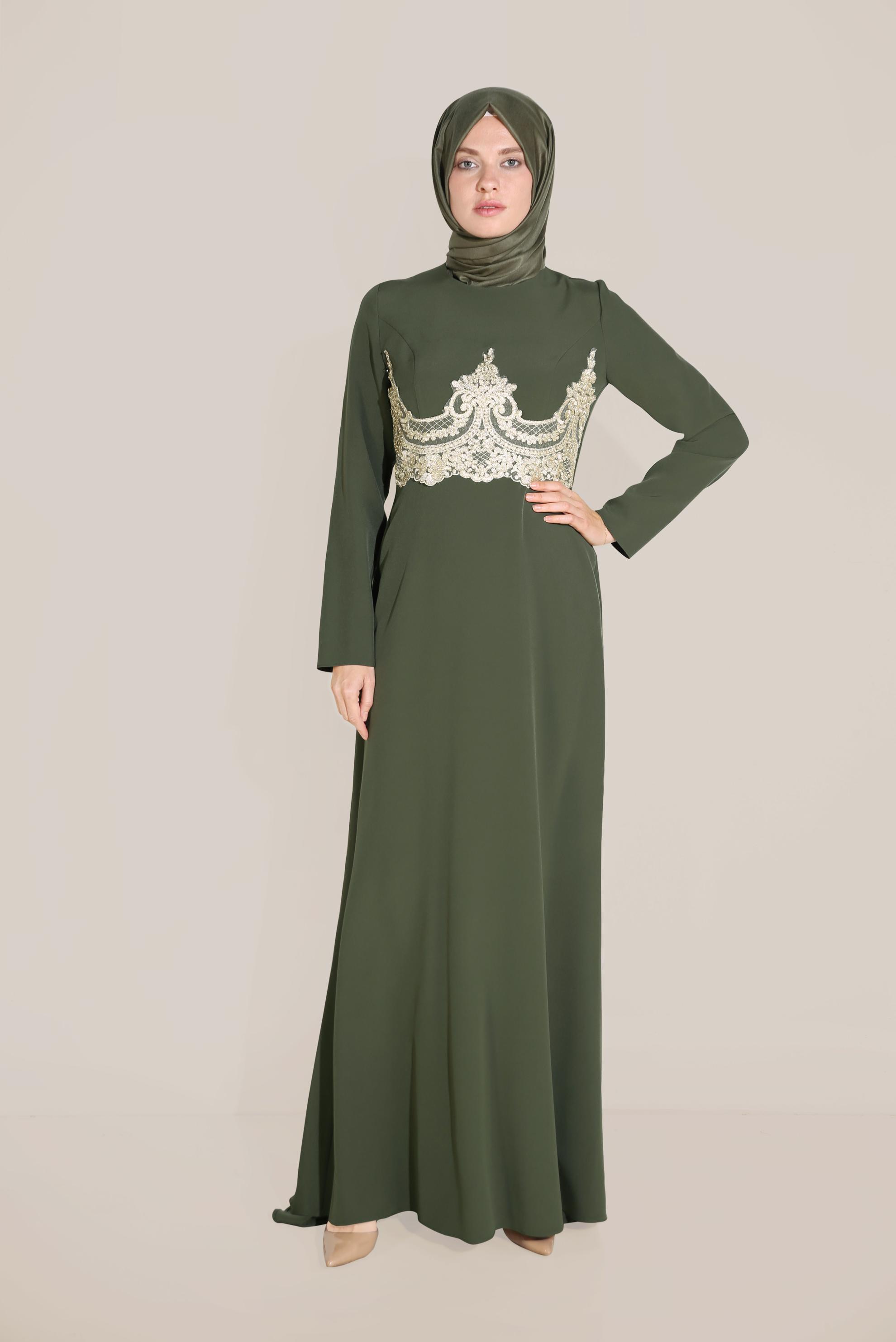Tesettür giyim HAKİ BELİ ALTIN GÜPÜR DETAYLI ELBİSE 5376