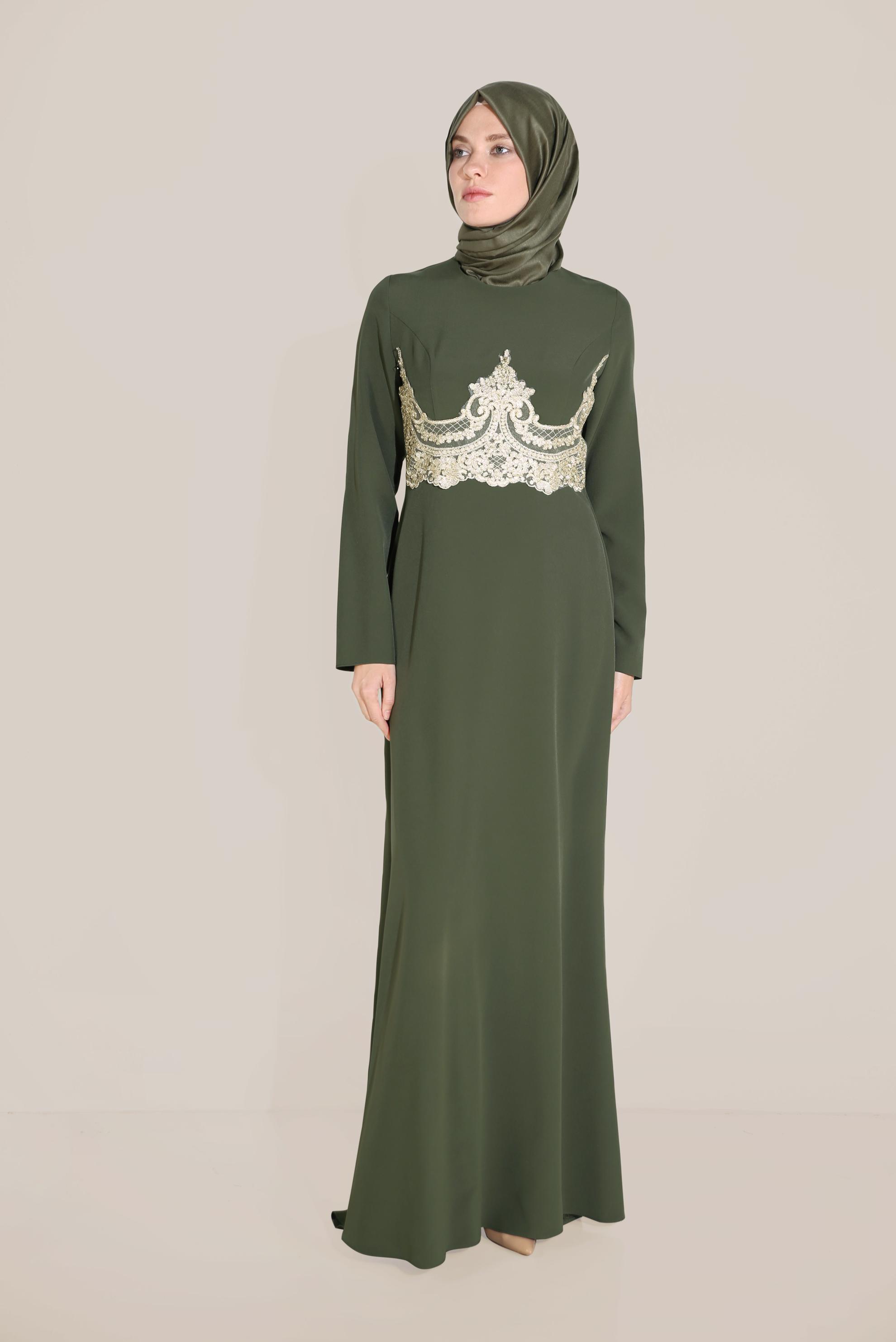 Tesettür giyim HAKİ BELİ ALTIN GÜPÜR DETAYLI ELBİSE 5376