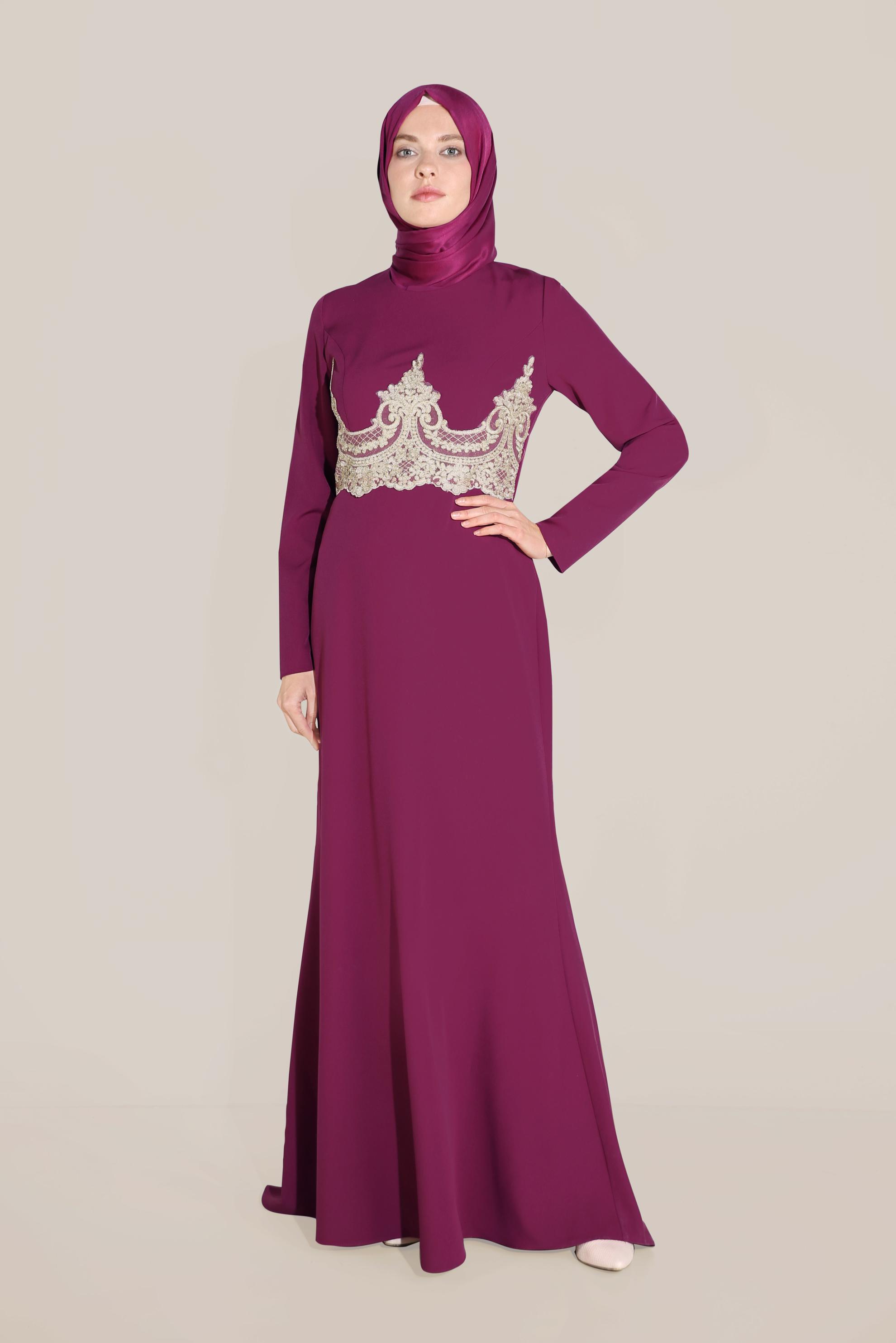 Tesettür giyim FUŞYA BELİ ALTIN GÜPÜR DETAYLI ELBİSE 5376