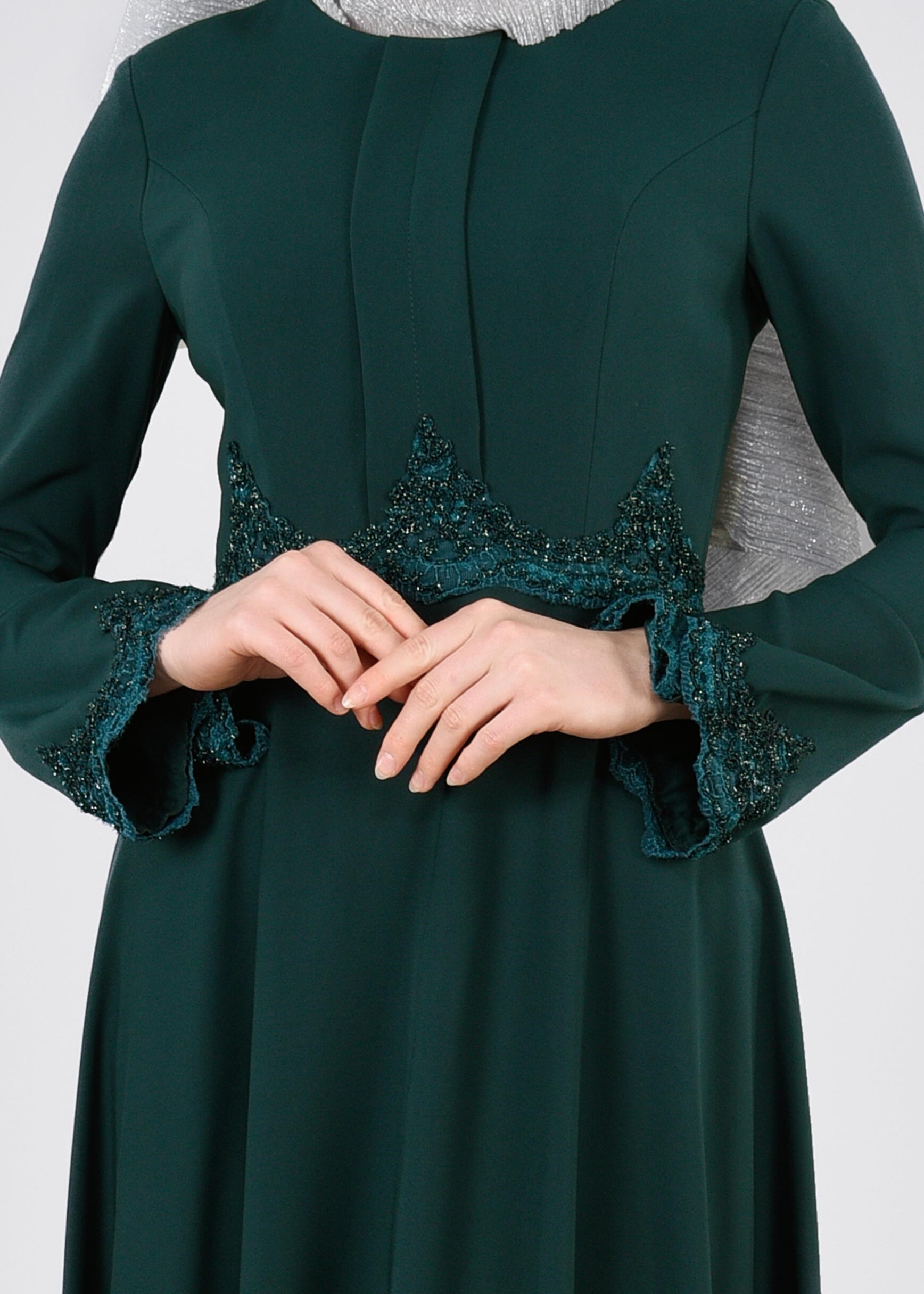 Tesettür giyim YEŞİL İSPANYOL KOL İŞLEMELİ ABİYE ELBİSE 5390