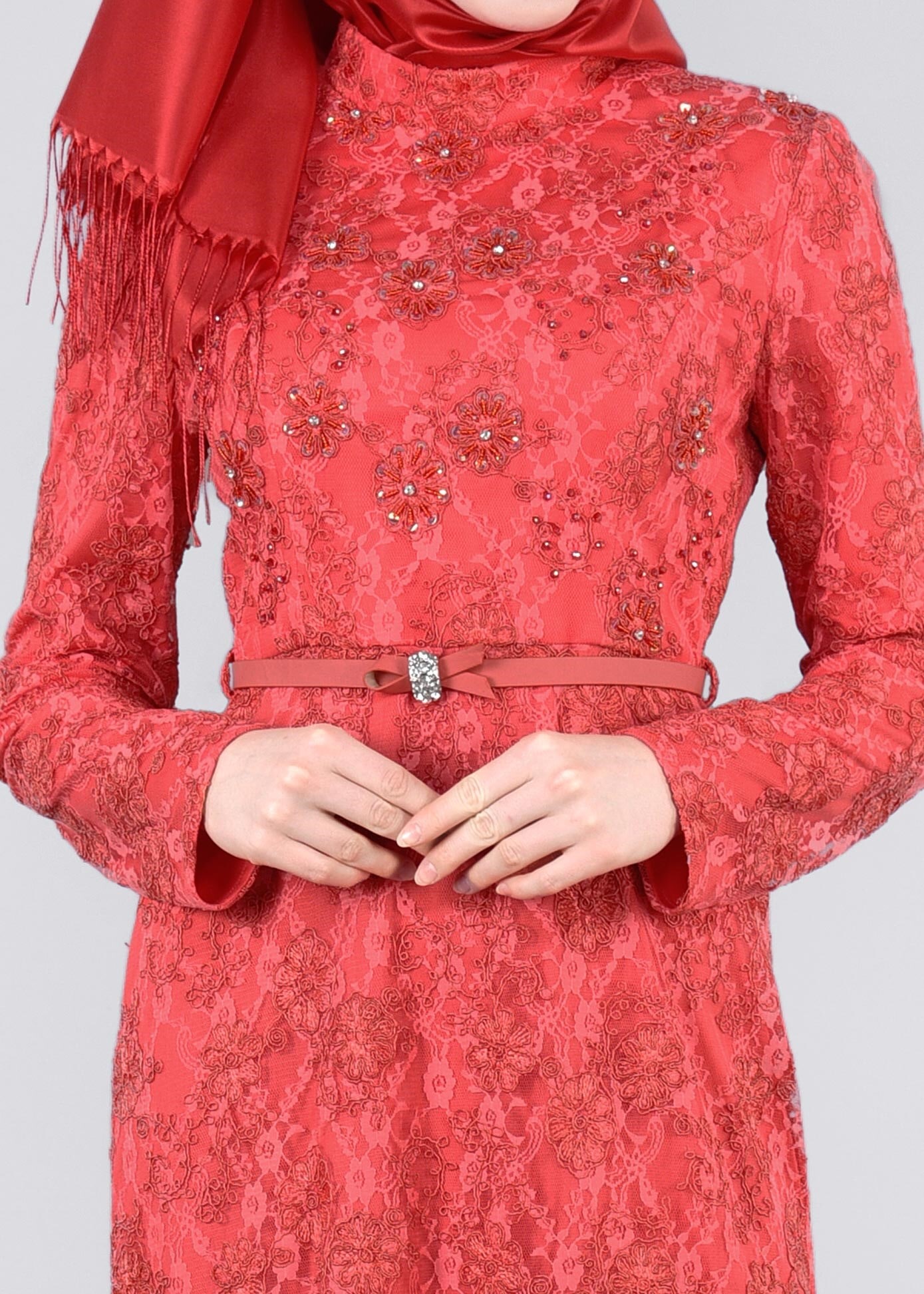 Tesettür giyim MERCAN TAŞ DETAYLI İŞLEMELİ ABİYE ELBİSE 5391
