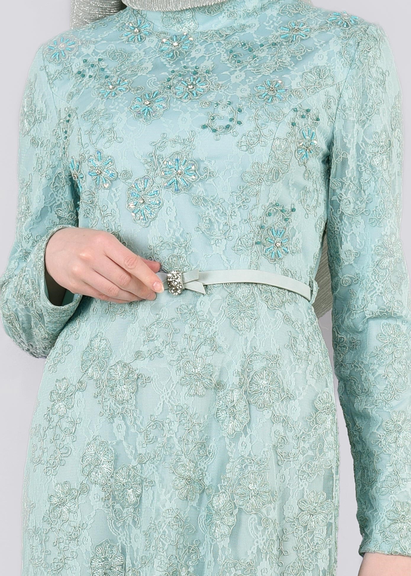 Tesettür giyim YEŞİL TAŞ DETAYLI İŞLEMELİ ABİYE ELBİSE 5391